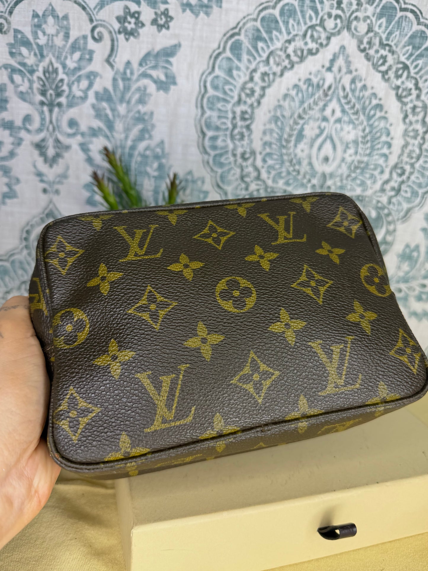Louis Vuitton Trousse 18