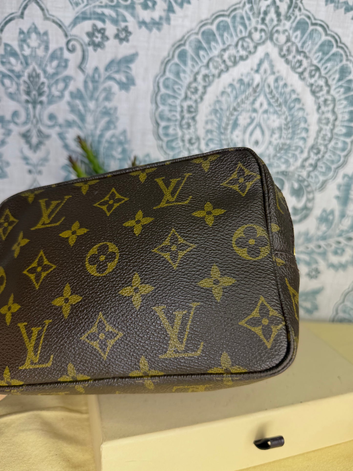 Louis Vuitton Trousse 18