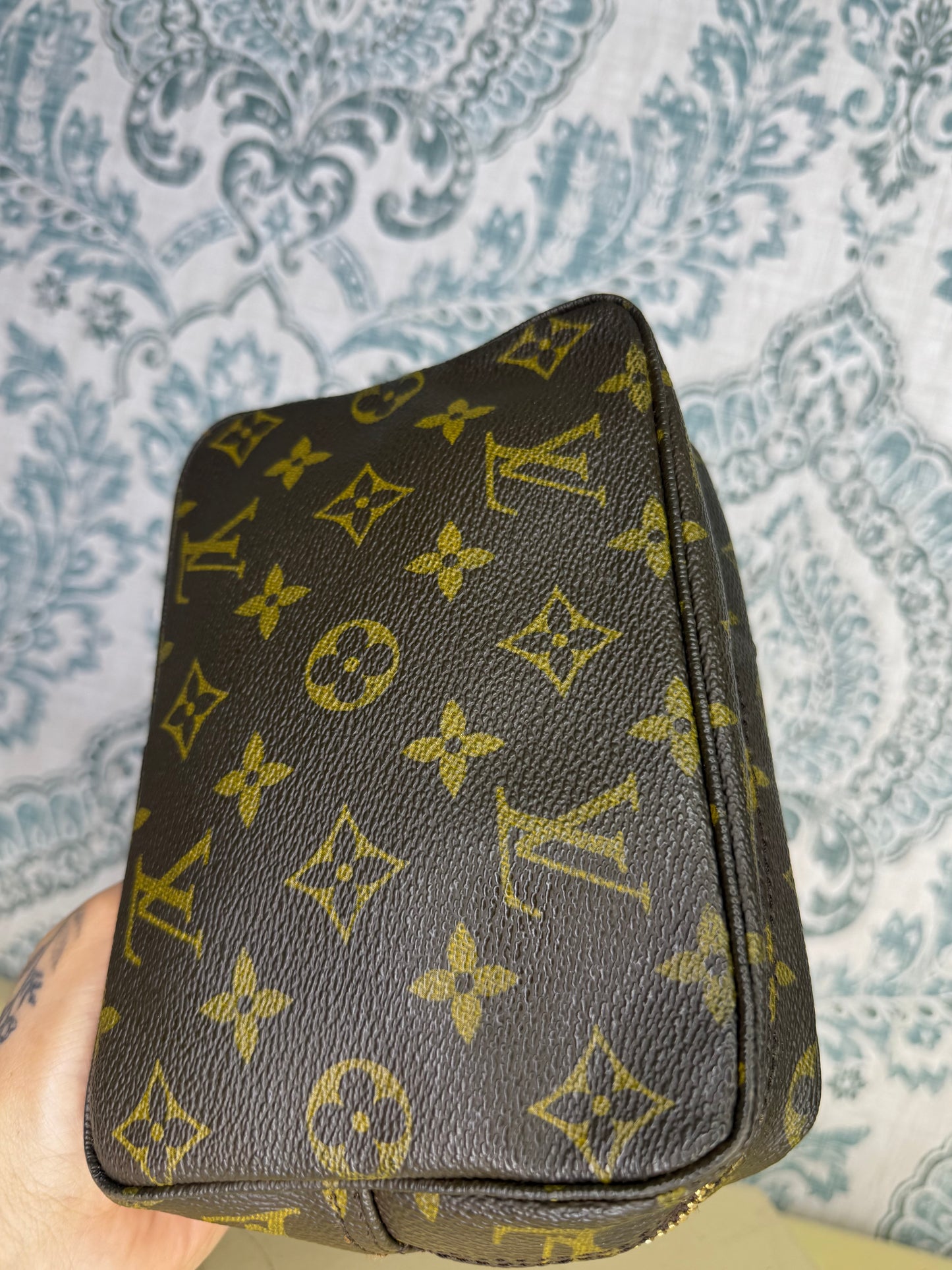 Louis Vuitton Trousse 18