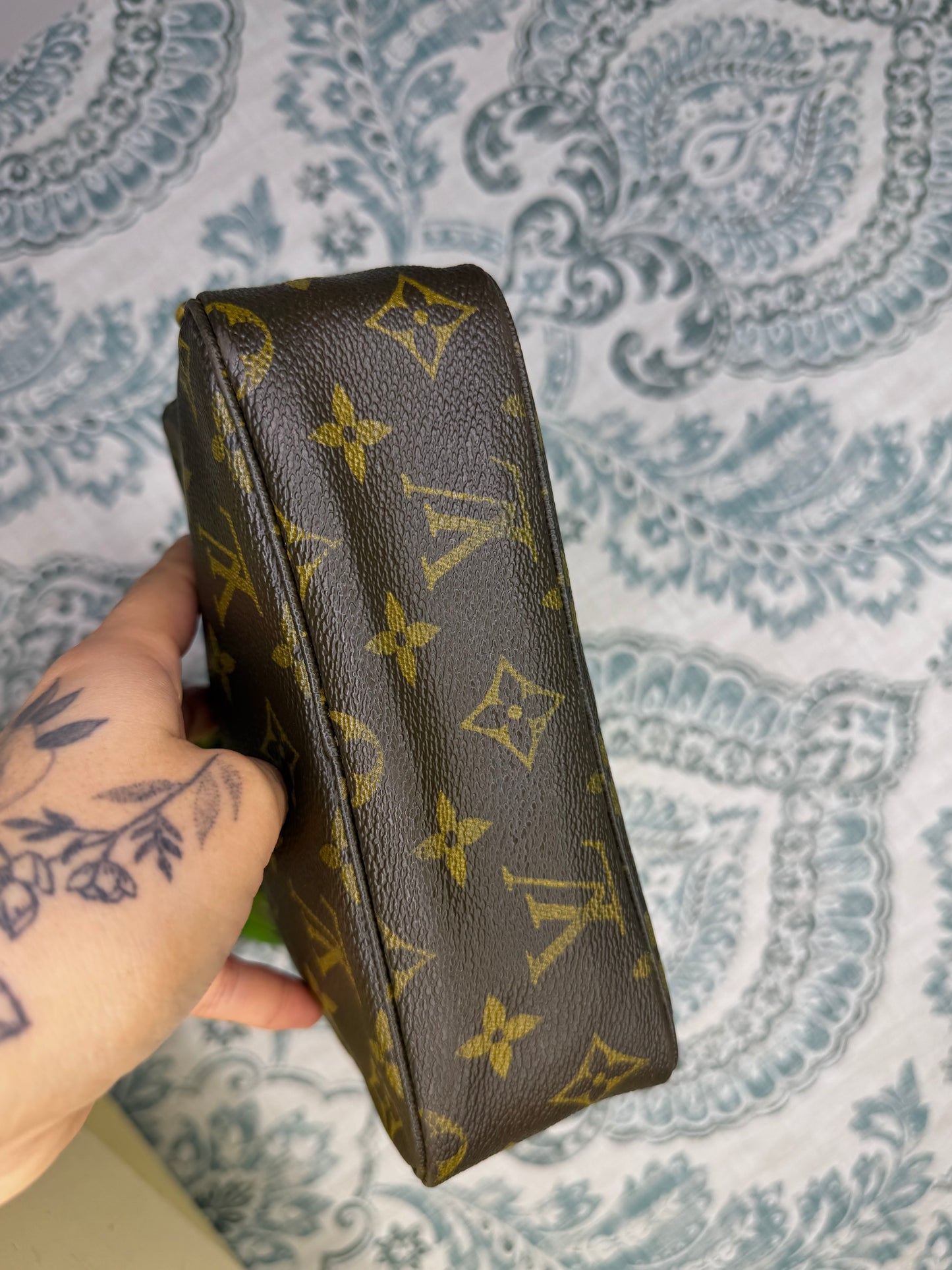 Louis Vuitton Trousse 18