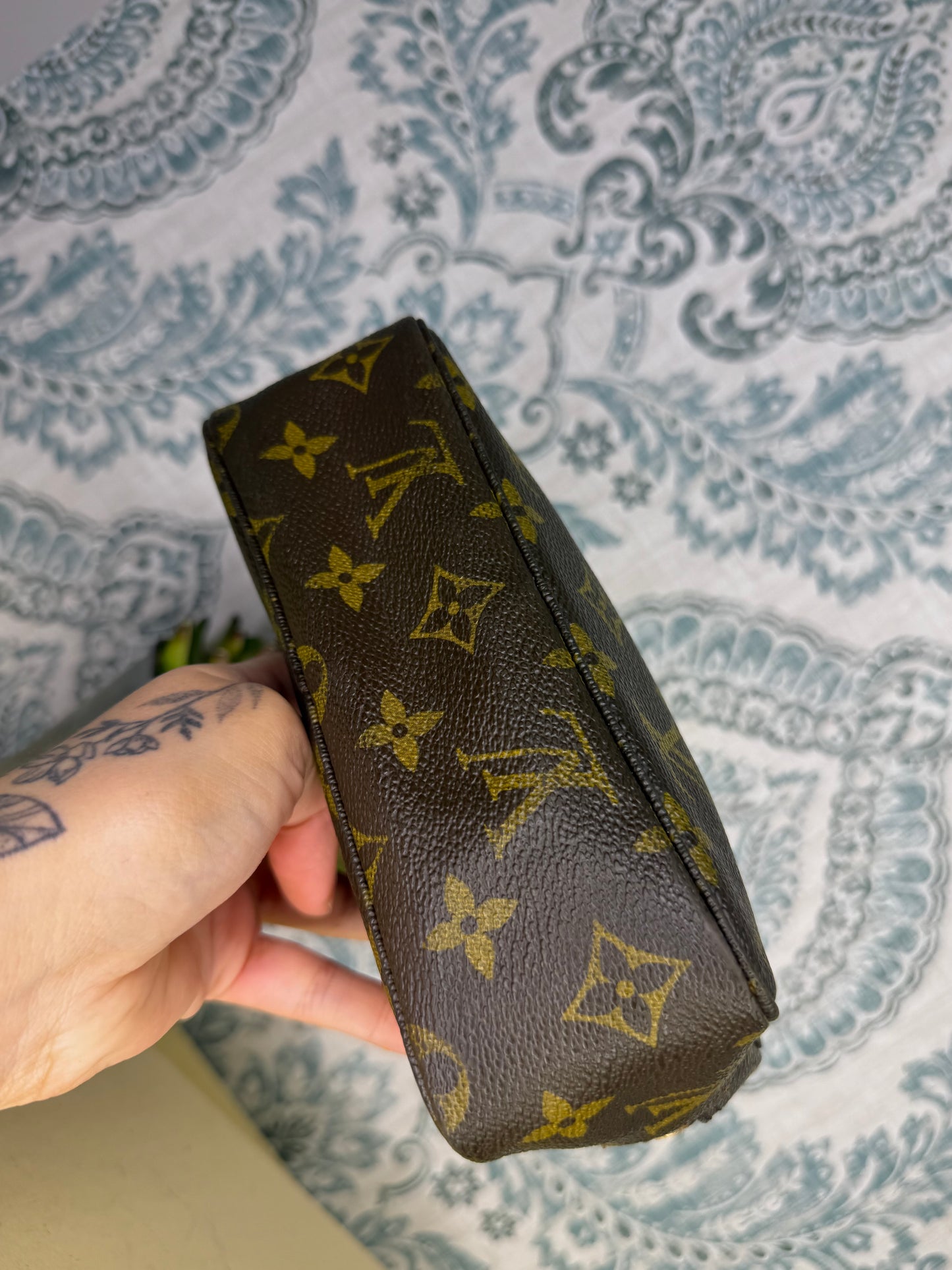Louis Vuitton Trousse 18
