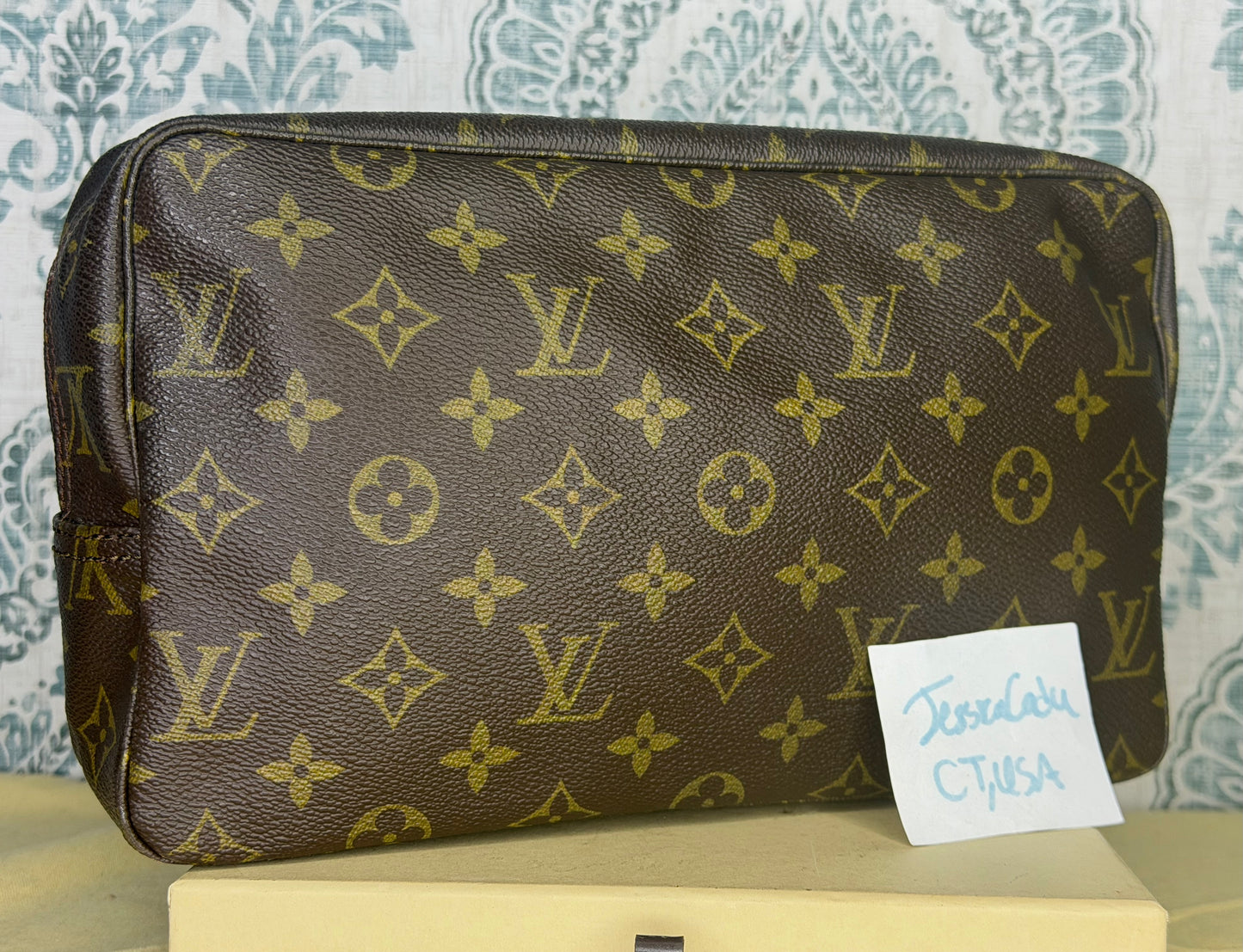 Louis Vuitton Trousse 28