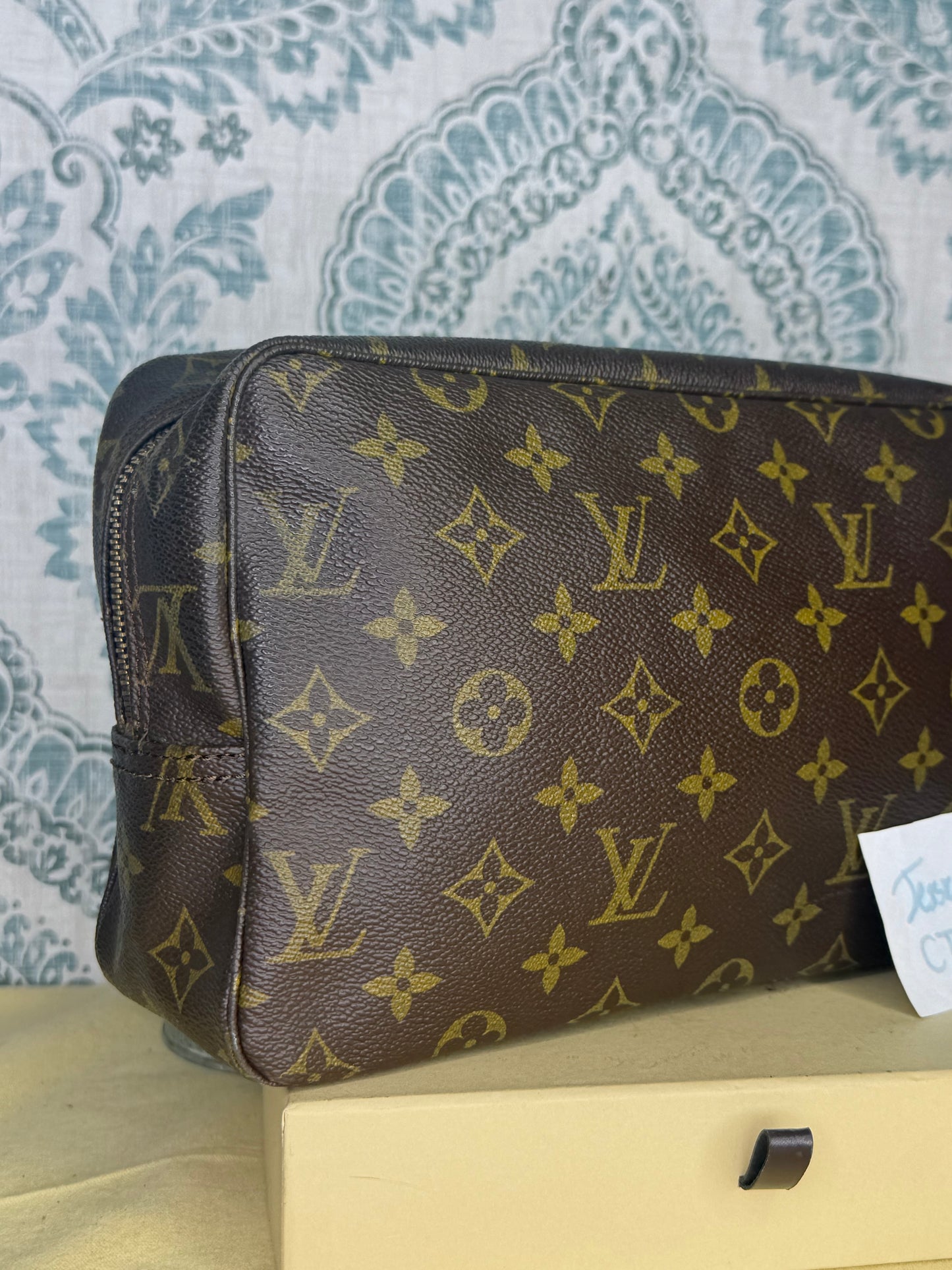 Louis Vuitton Trousse 28