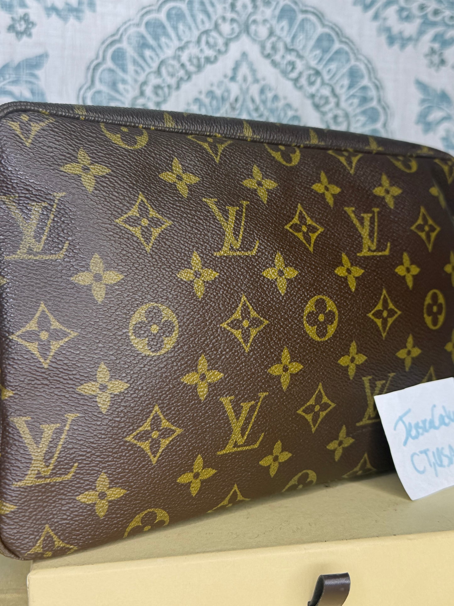 Louis Vuitton Trousse 28