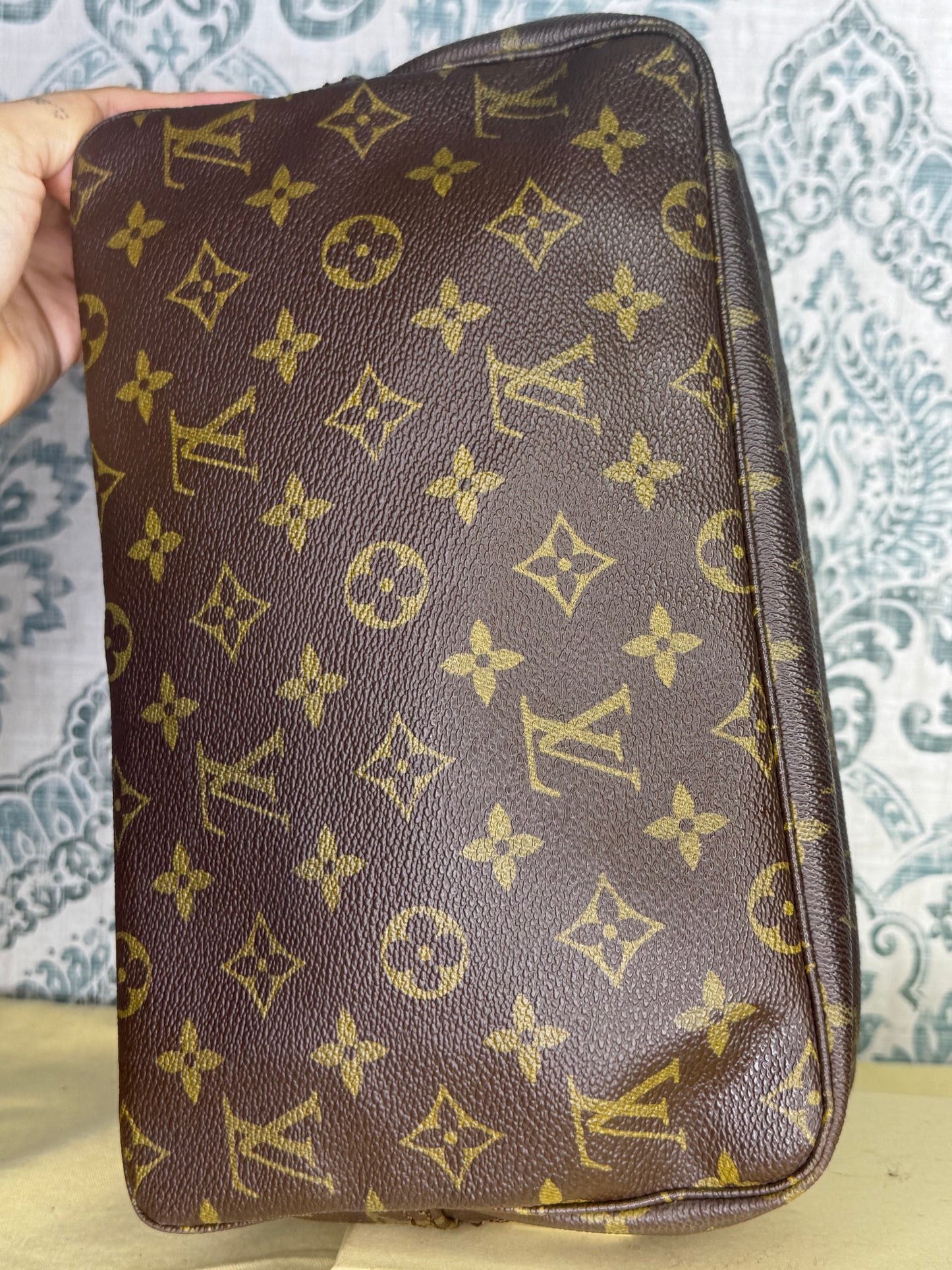Louis Vuitton Trousse 28