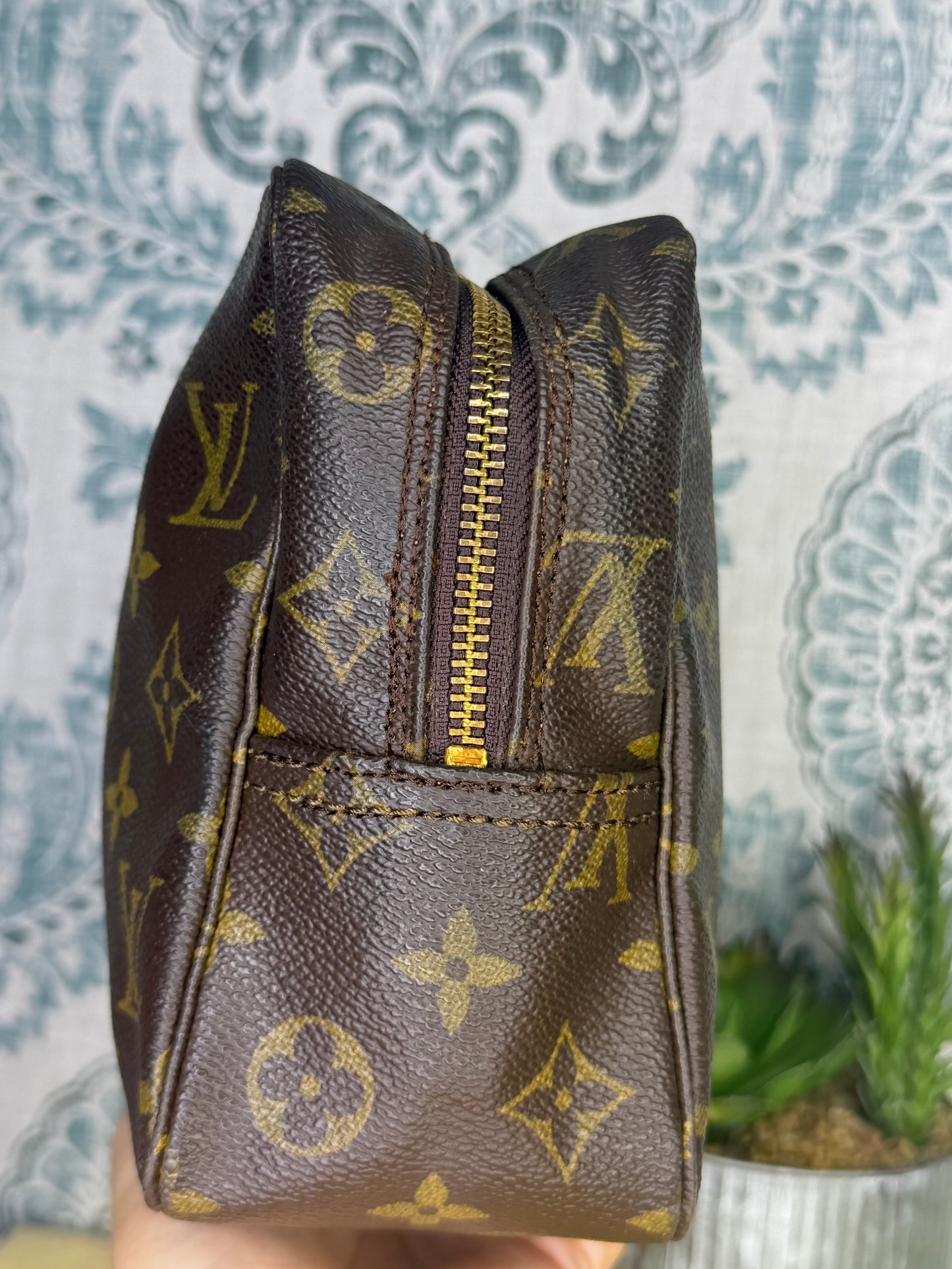 Louis Vuitton Trousse 28