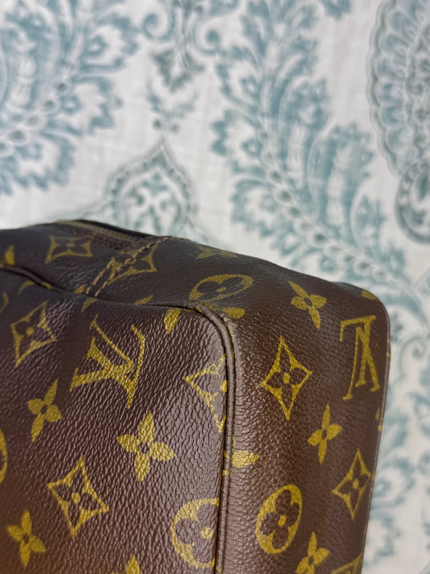 Louis Vuitton Trousse 28