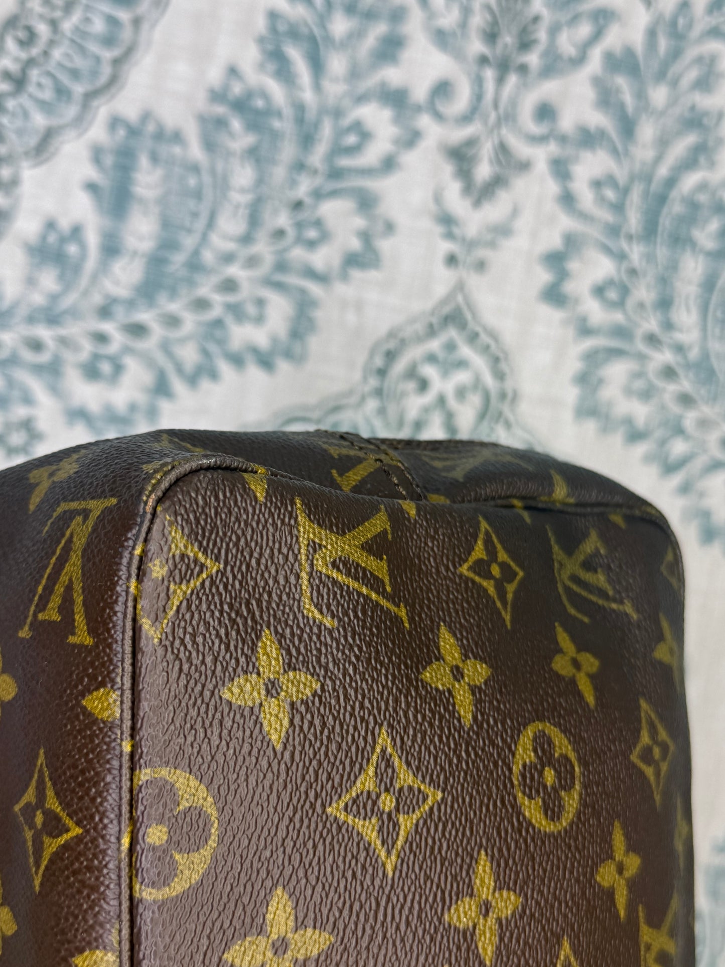 Louis Vuitton Trousse 28