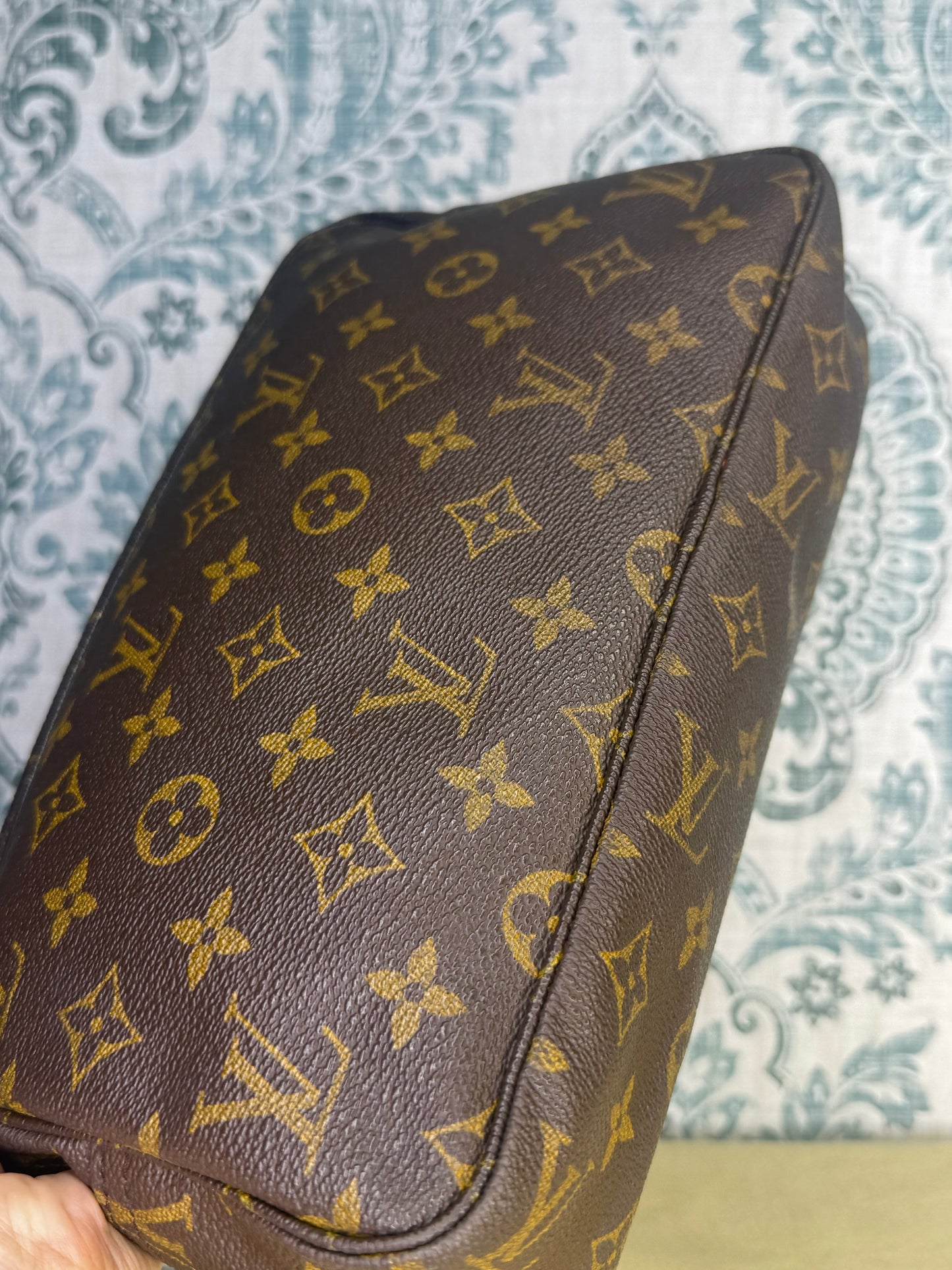 Louis Vuitton Trousse 28