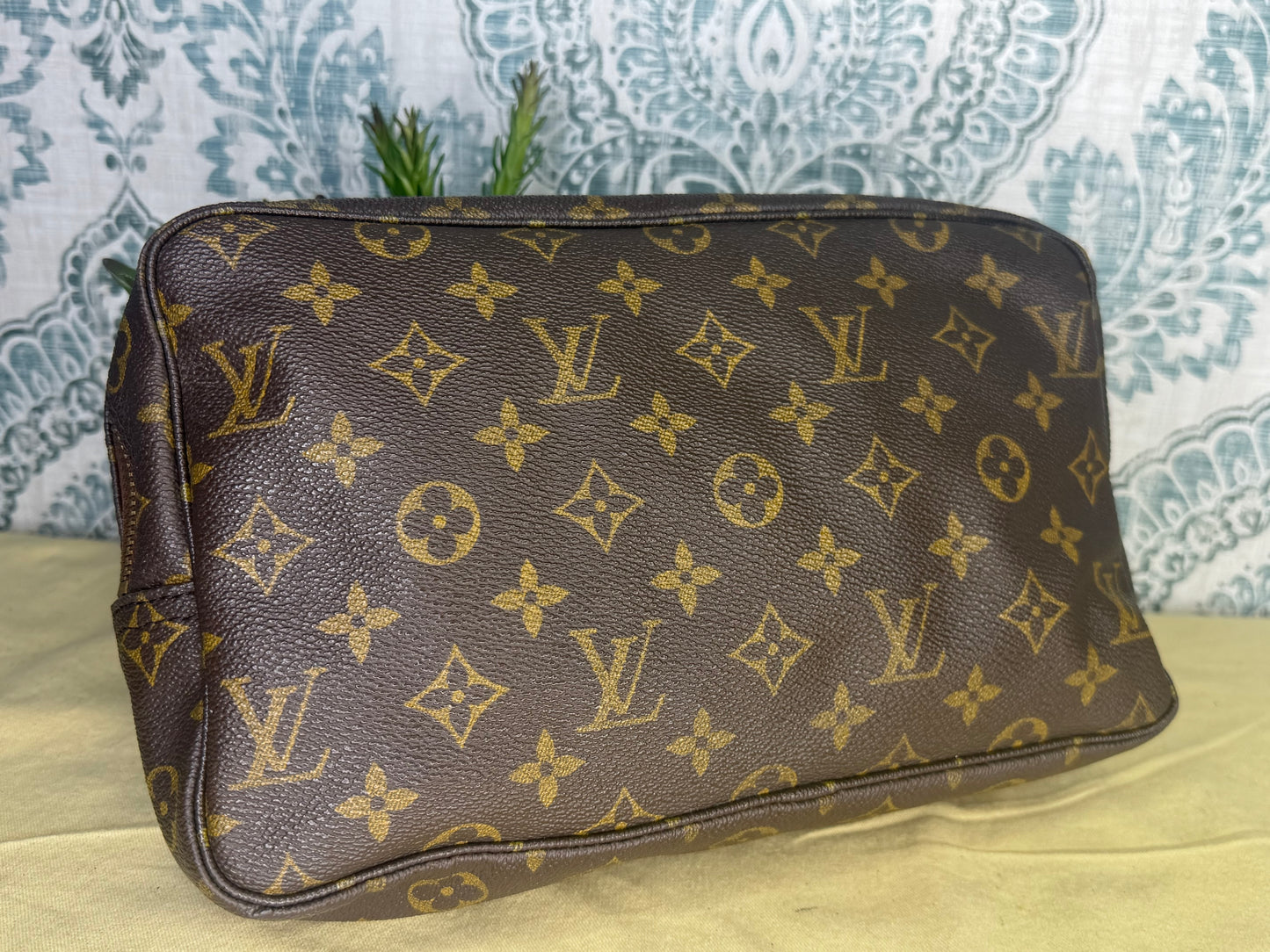 Louis Vuitton Trousse 28