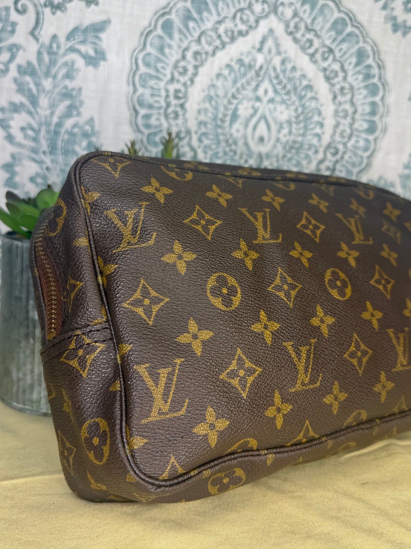 Louis Vuitton Trousse 28