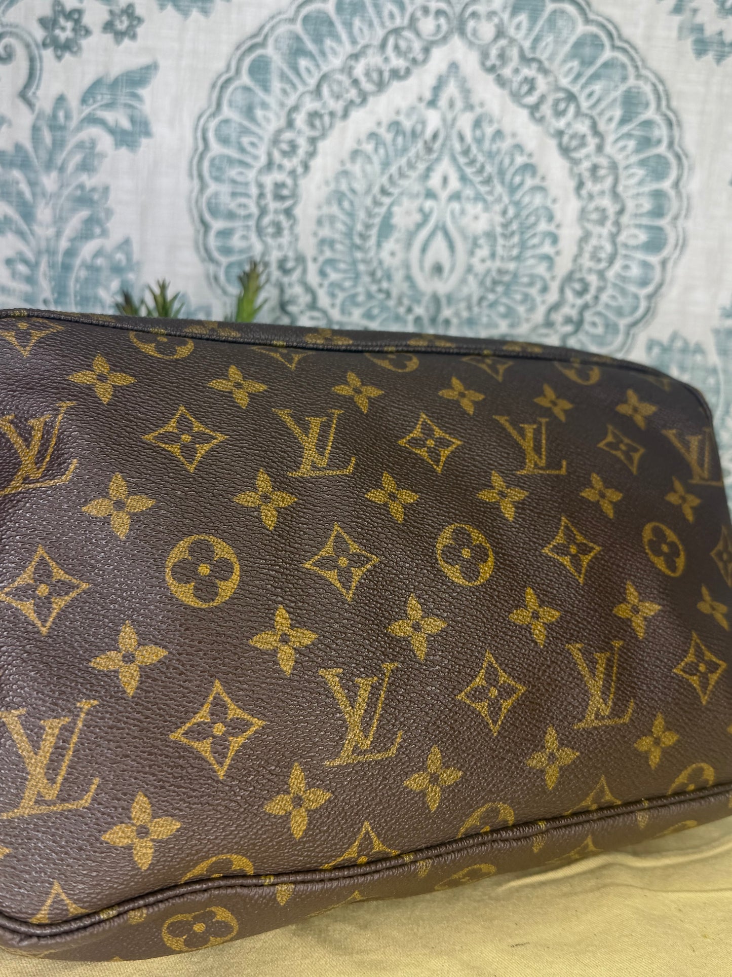 Louis Vuitton Trousse 28