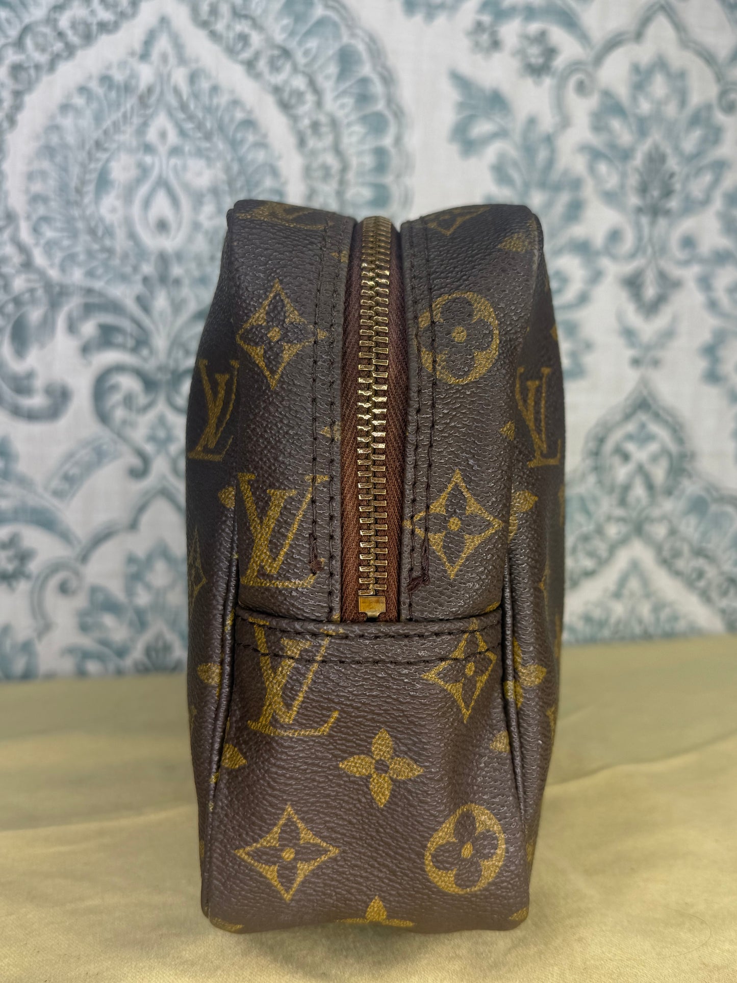 Louis Vuitton Trousse 28