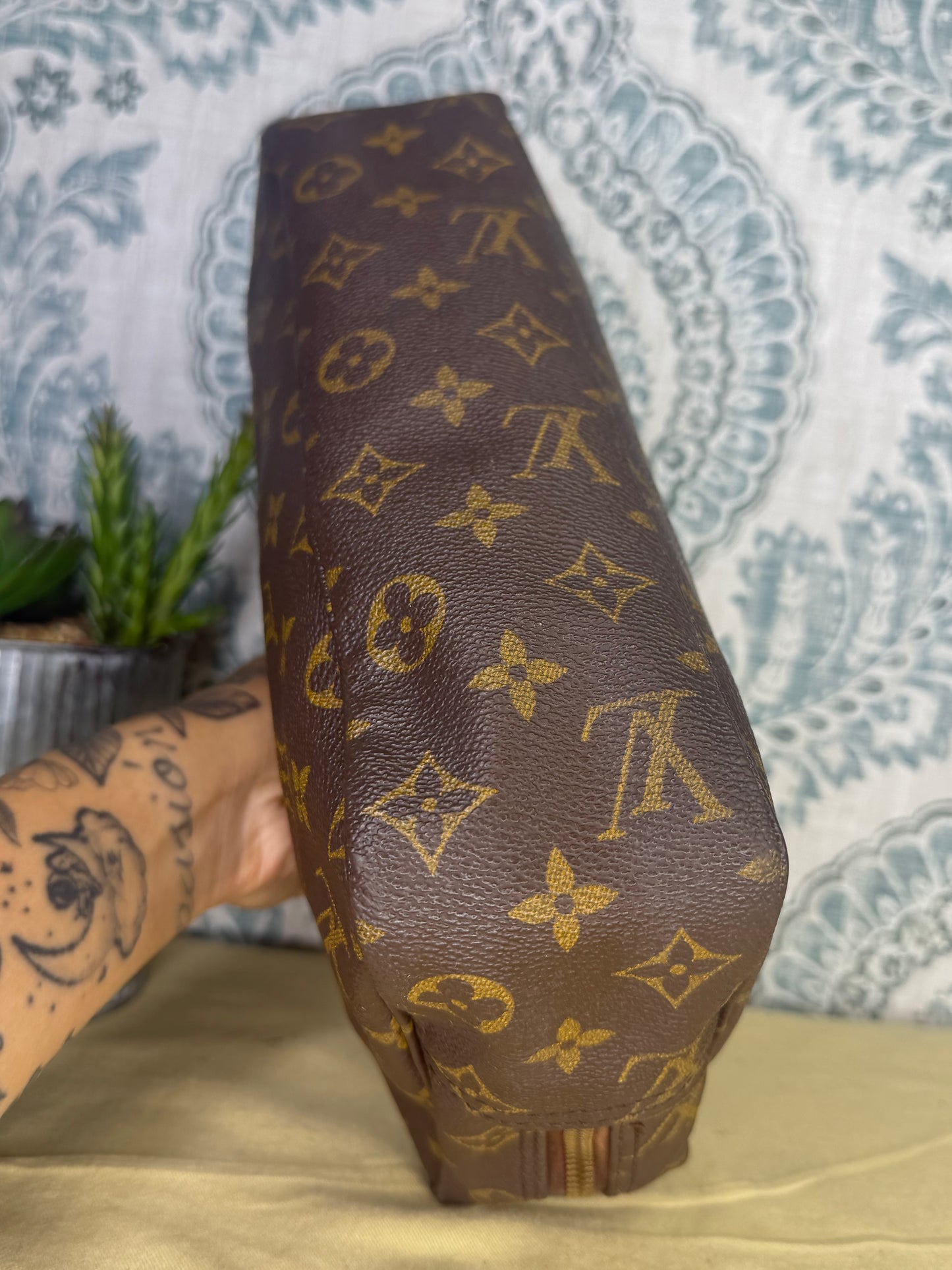 Louis Vuitton Trousse 28