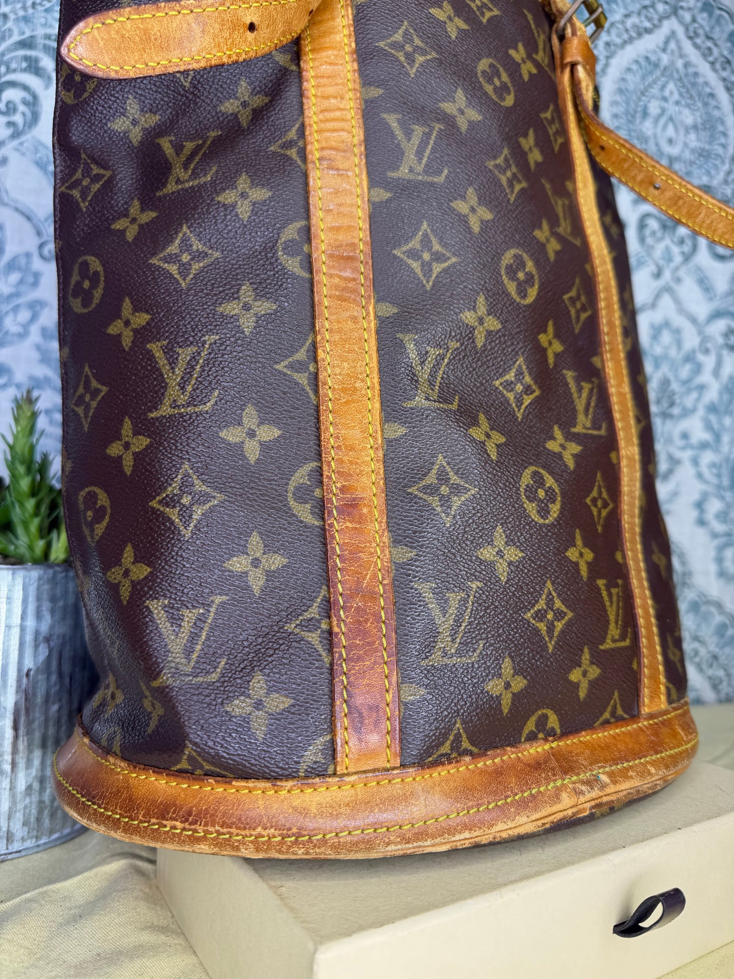 Louis Vuitton Bucket GM #1