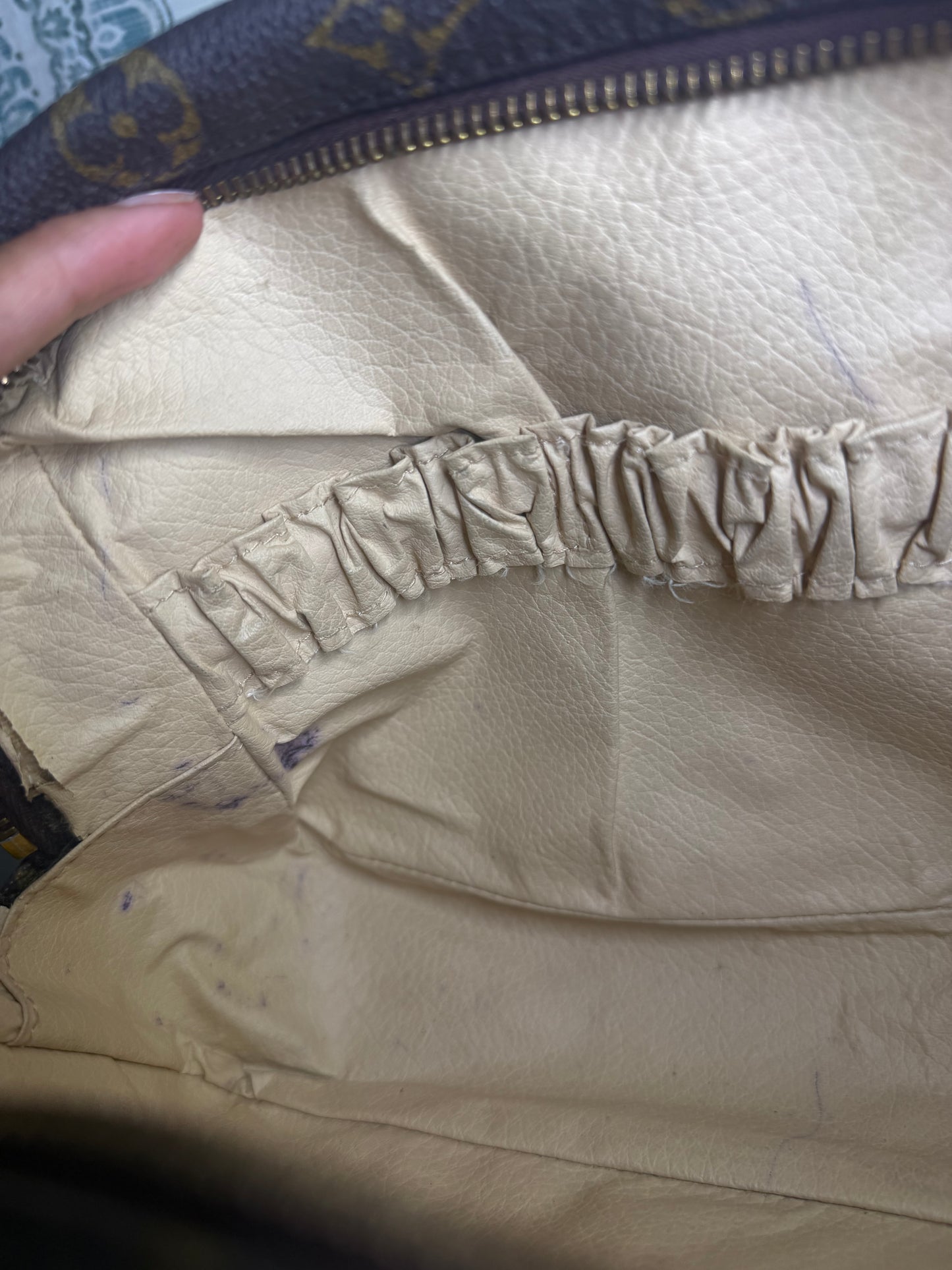 Louis Vuitton Trousse 28