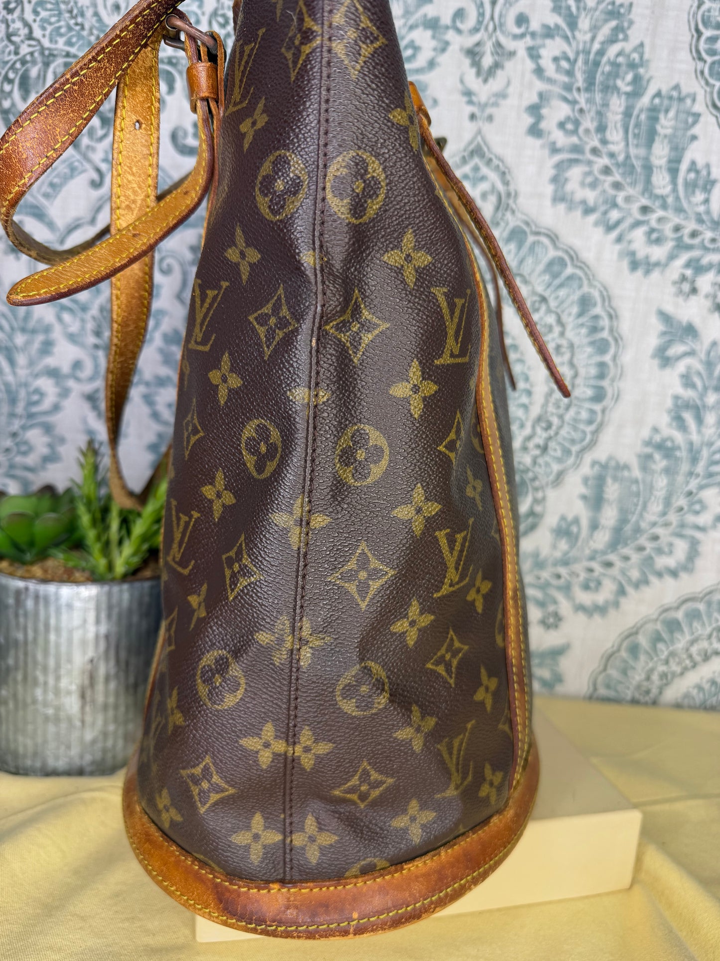 Louis Vuitton Bucket GM #1