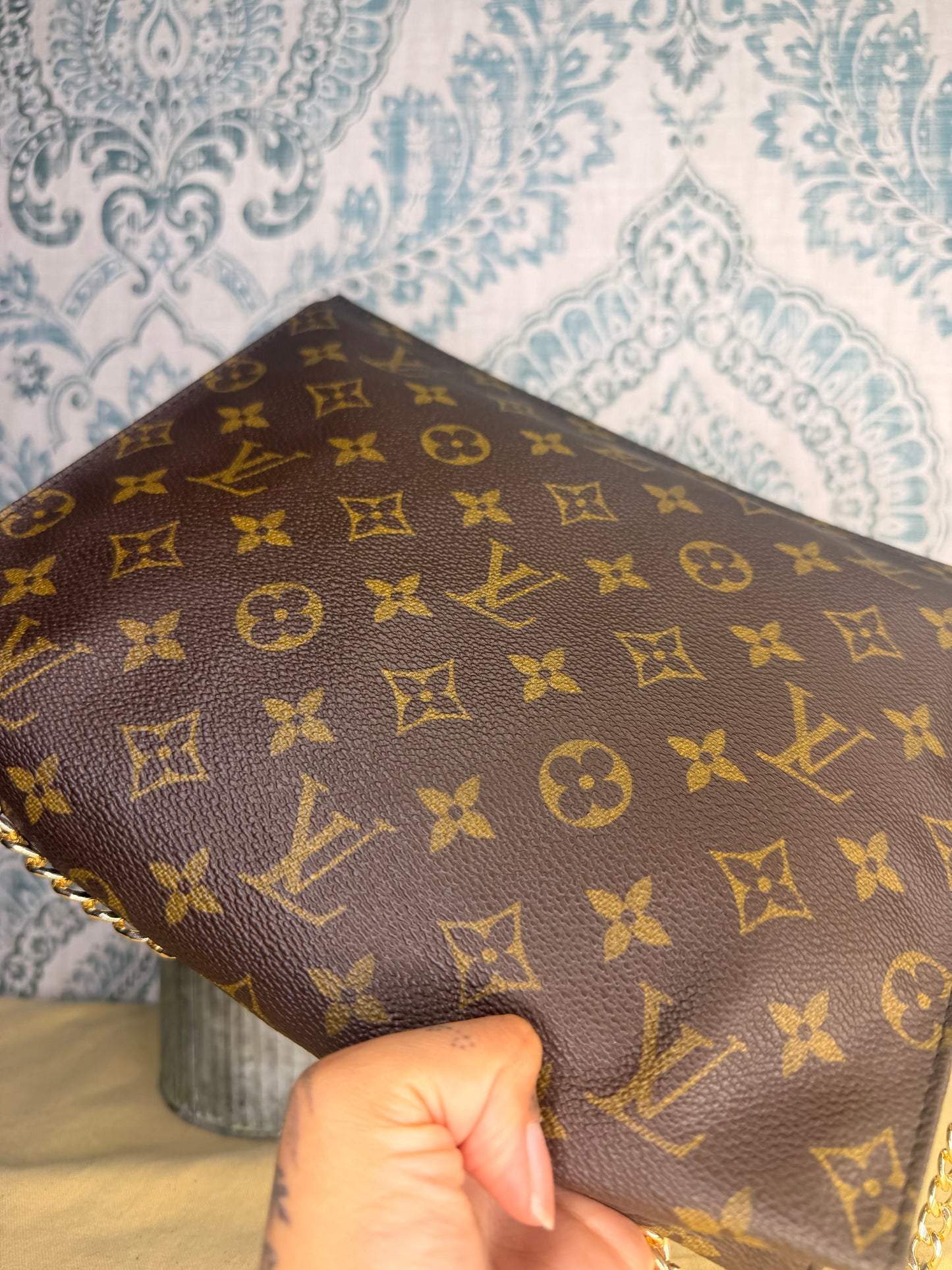 Louis Vuitton Monogram Toiletry 26
