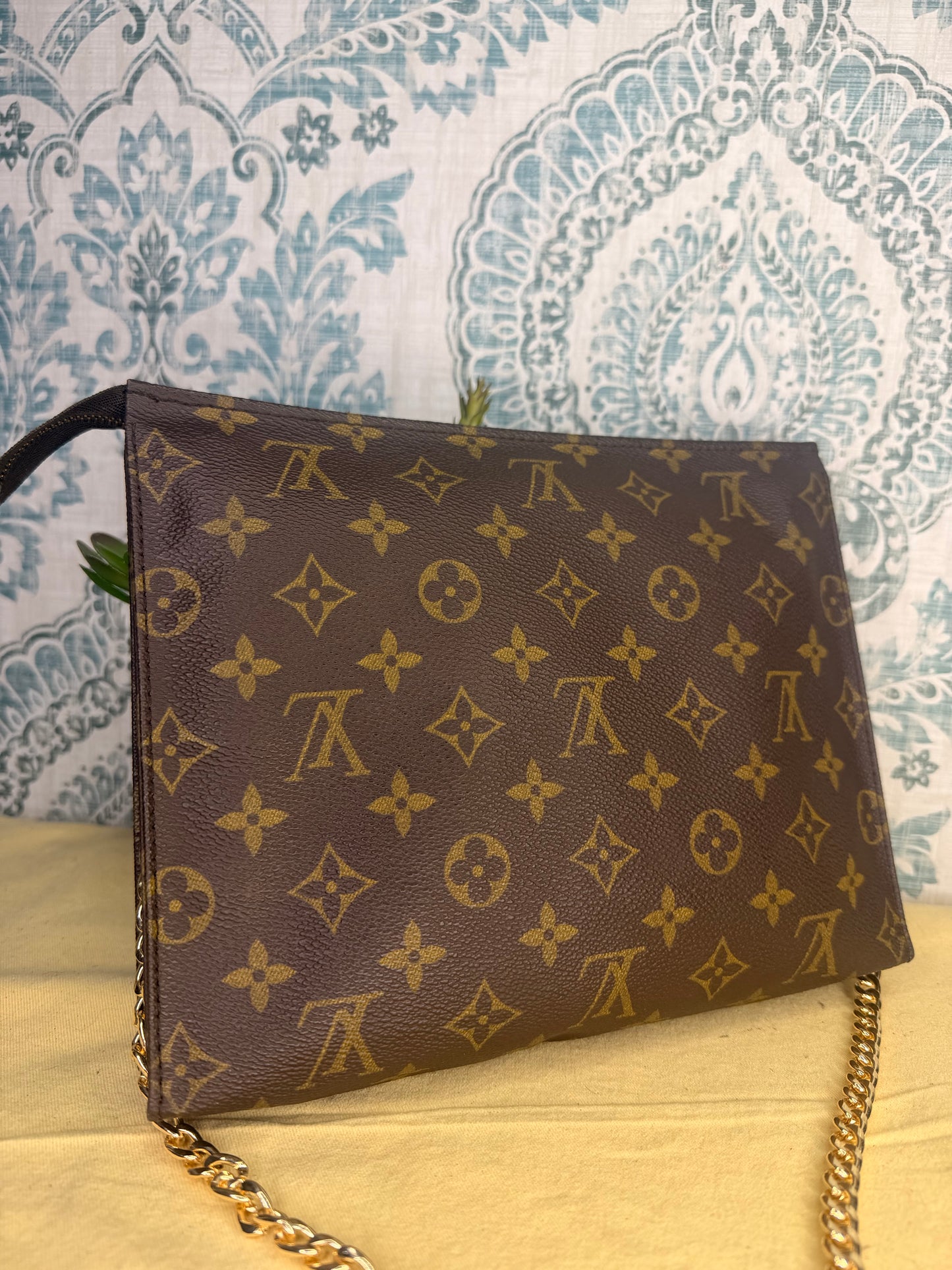 Louis Vuitton Monogram Toiletry 26