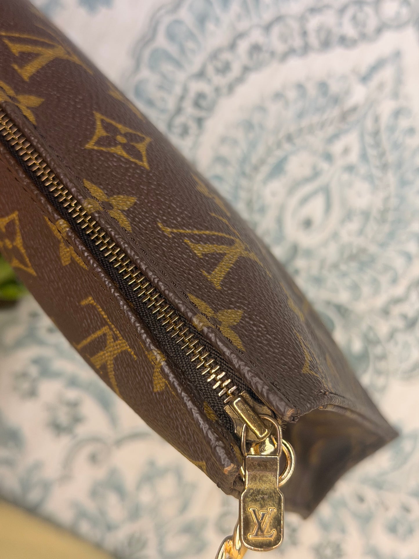 Louis Vuitton Monogram Toiletry 26