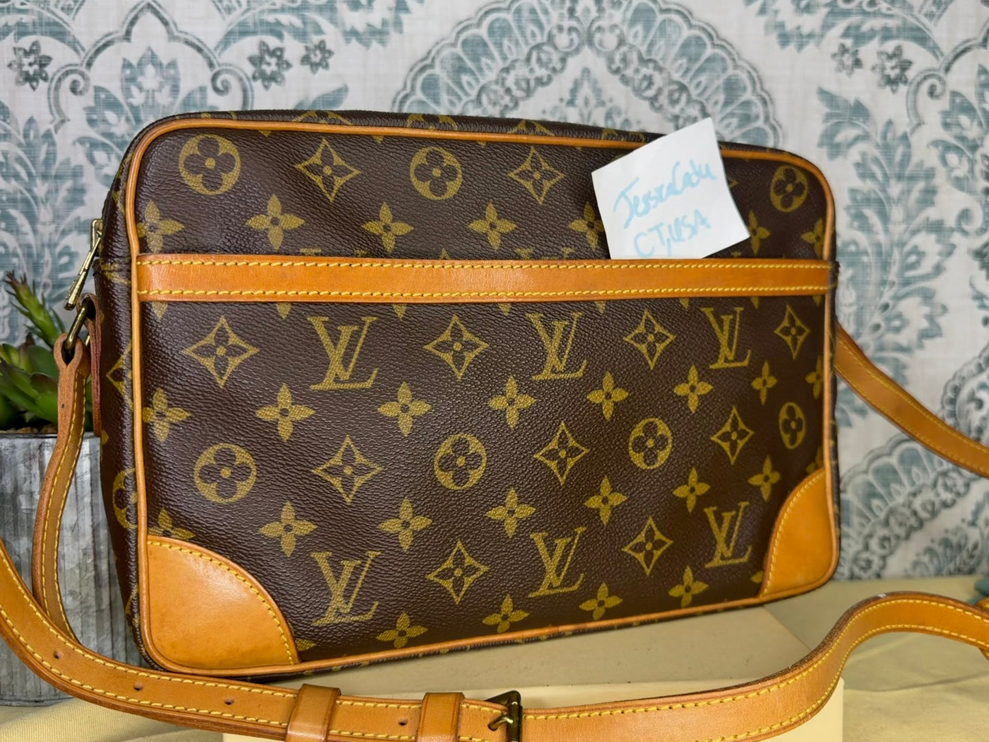 Louis Vuitton Trocadero 30