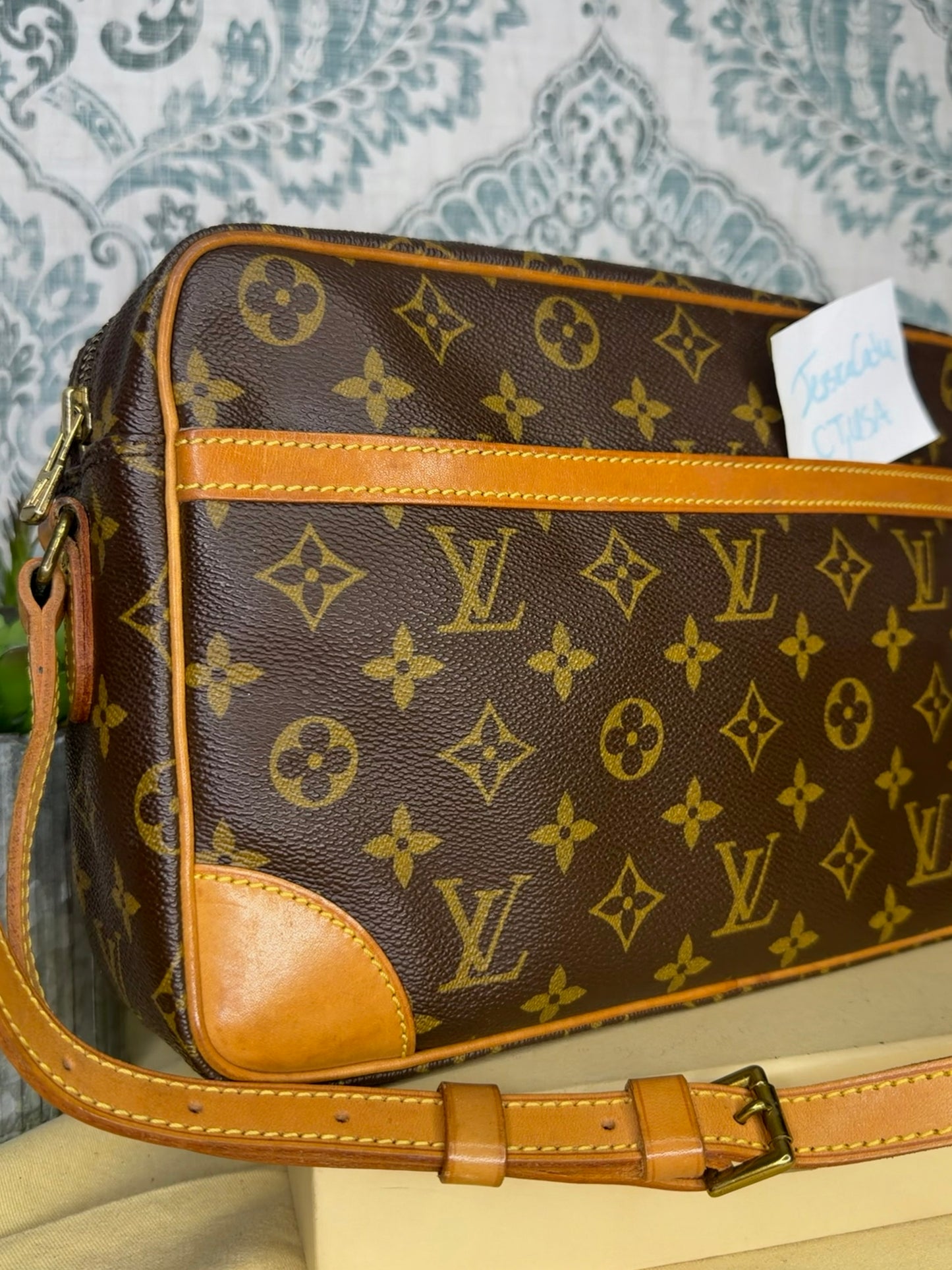 Louis Vuitton Trocadero 30