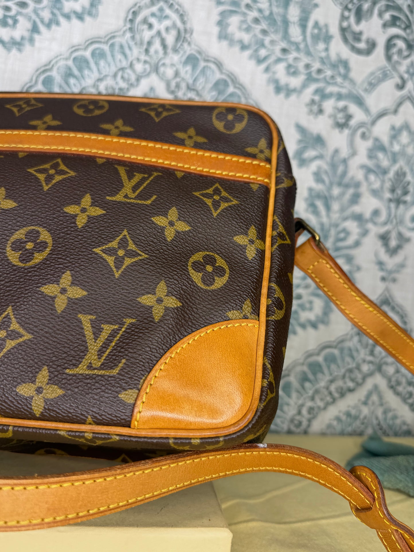 Louis Vuitton Trocadero 30