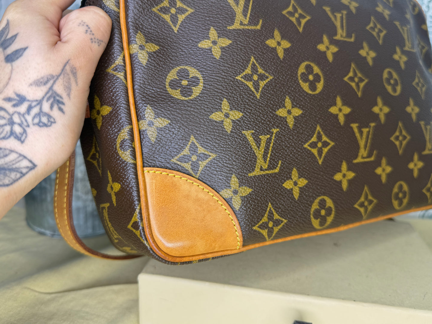 Louis Vuitton Trocadero 30