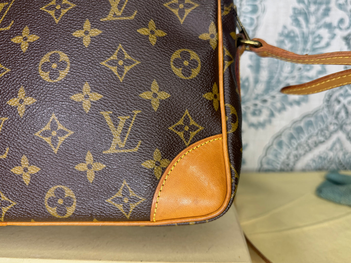 Louis Vuitton Trocadero 30