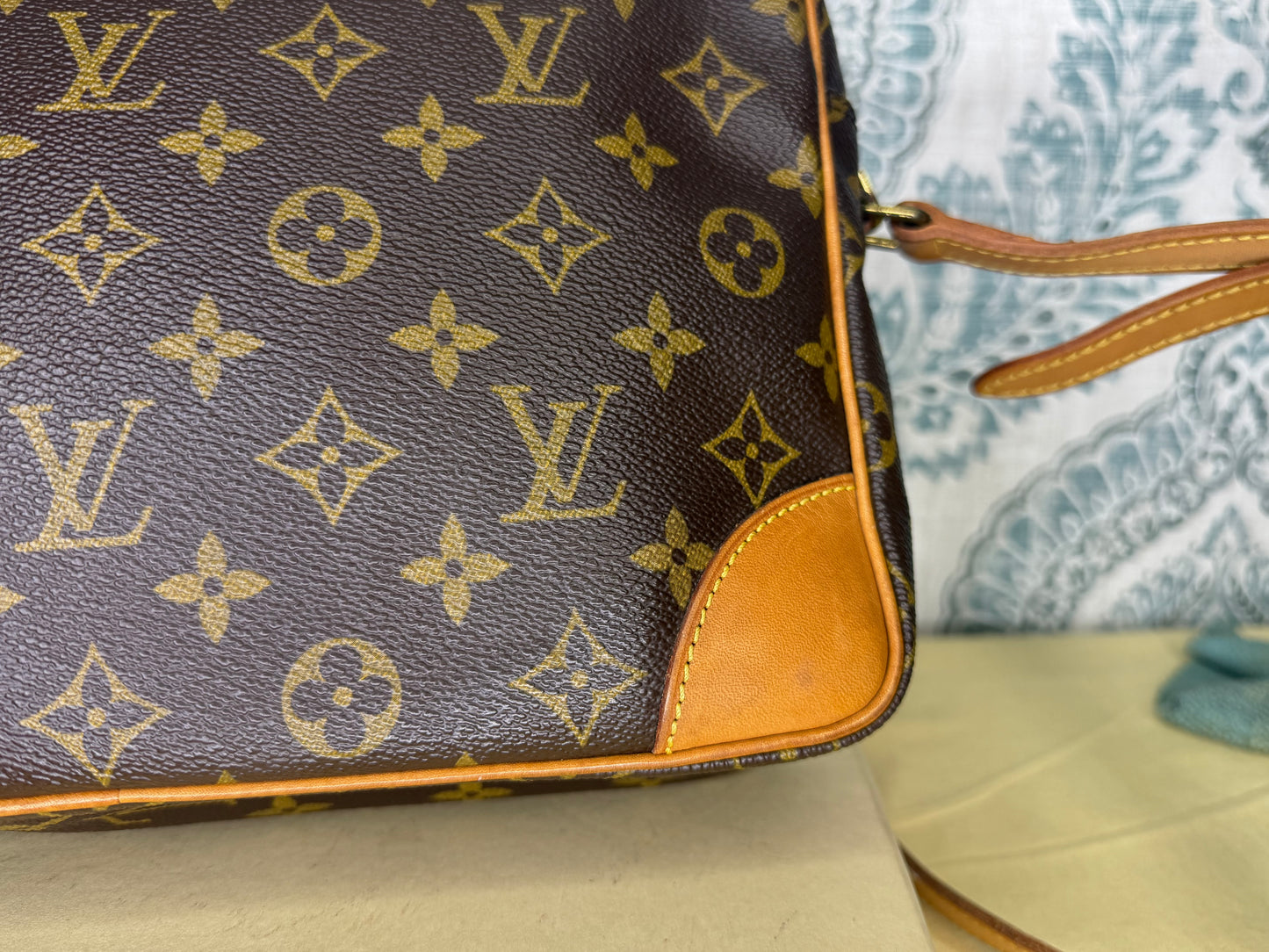 Louis Vuitton Trocadero 30
