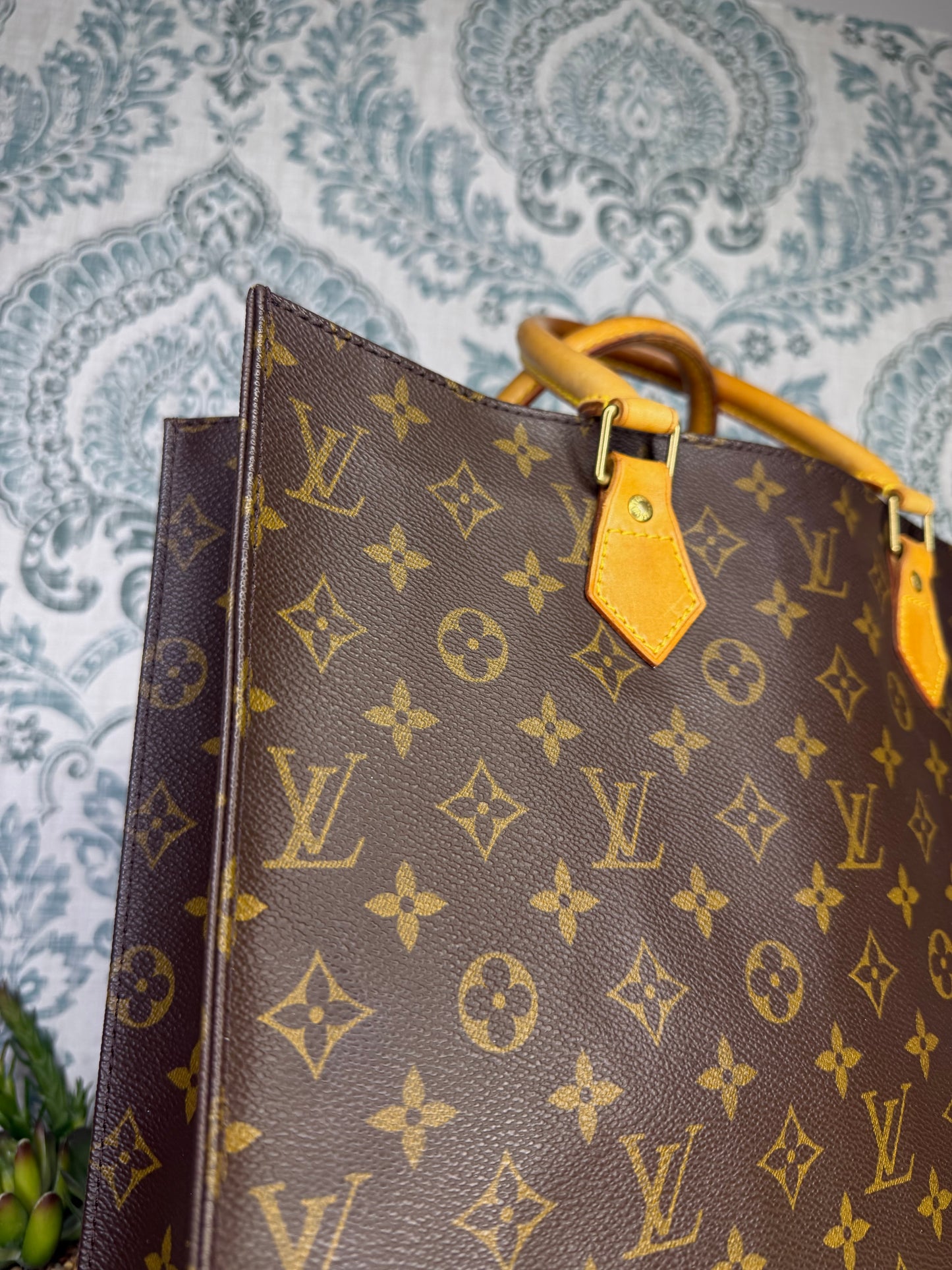 Louis Vuitton Sac Plat