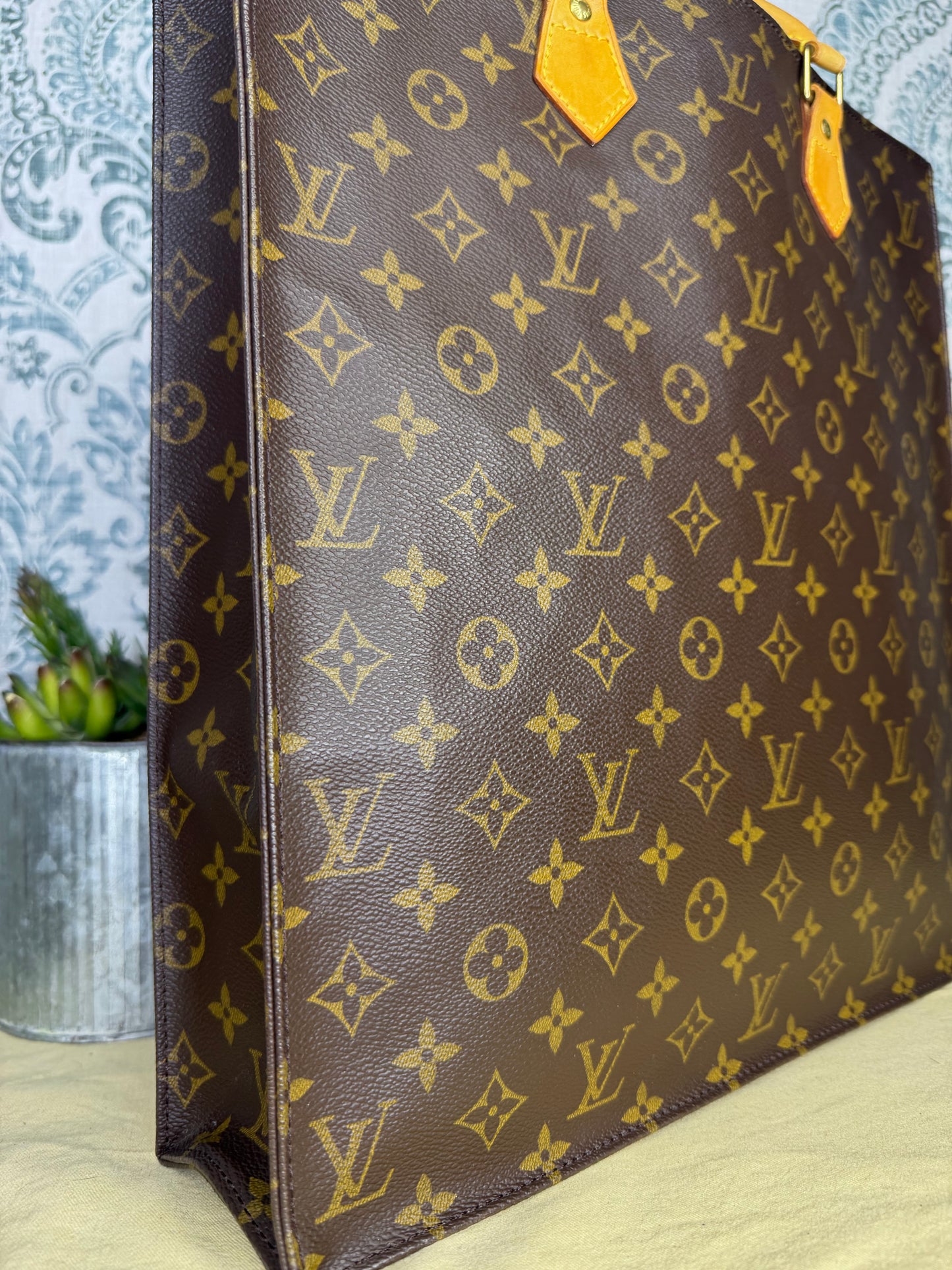 Louis Vuitton Sac Plat