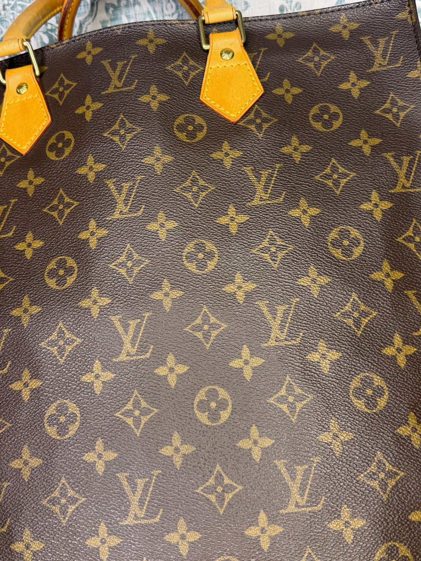 Louis Vuitton Sac Plat