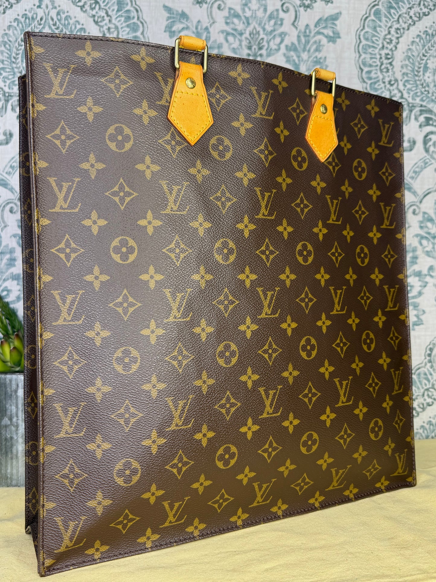Louis Vuitton Sac Plat