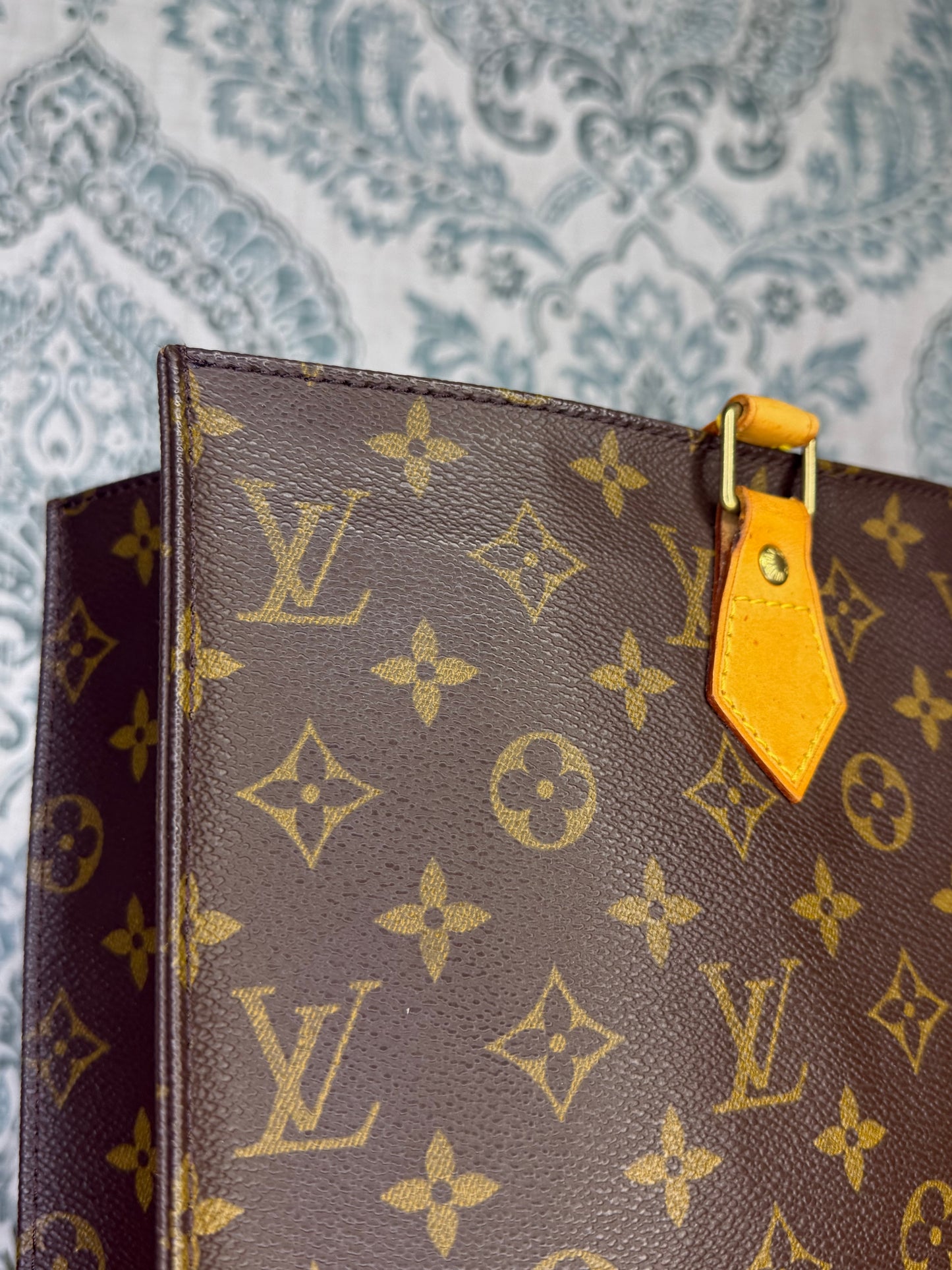 Louis Vuitton Sac Plat