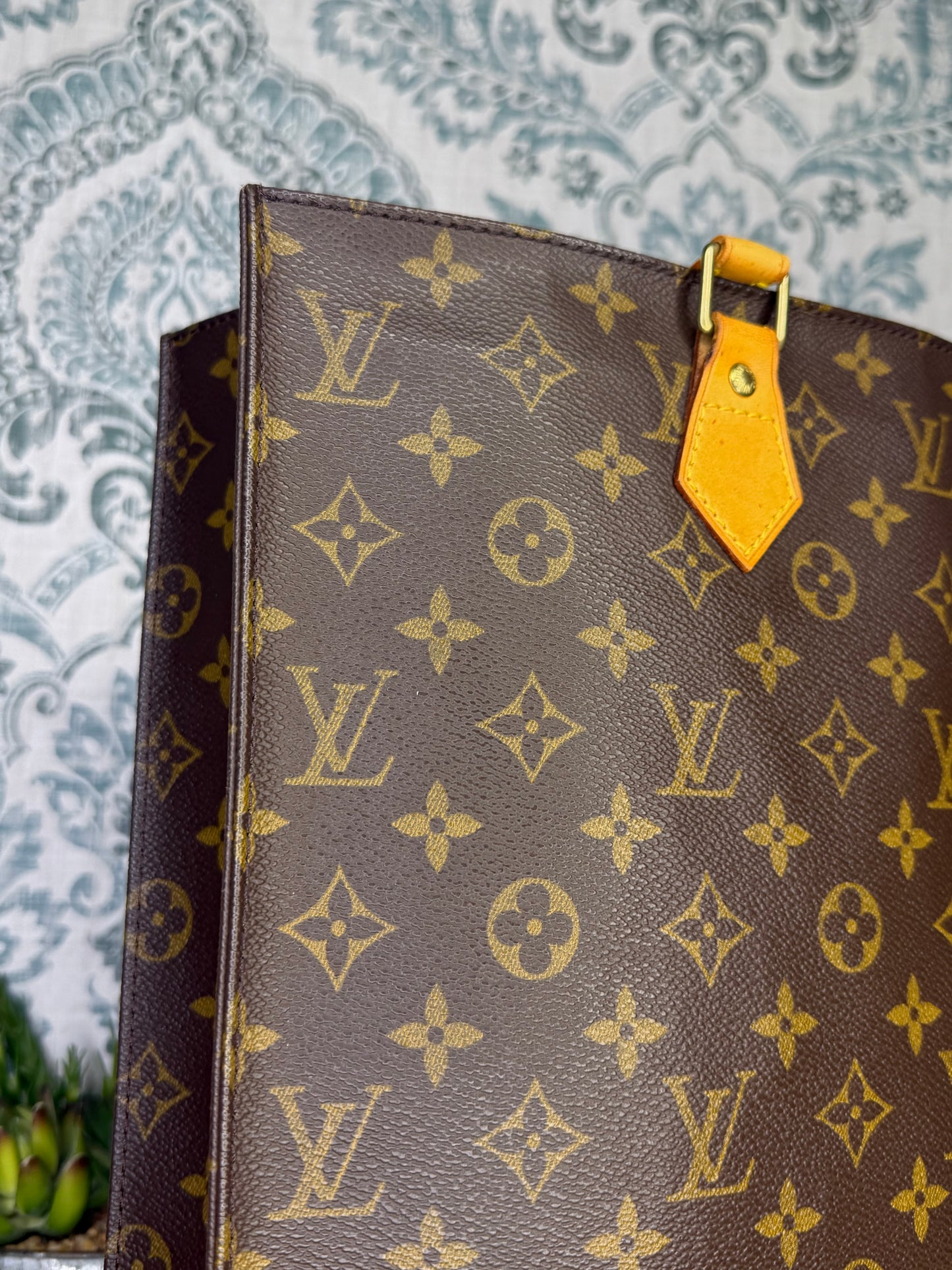 Louis Vuitton Sac Plat