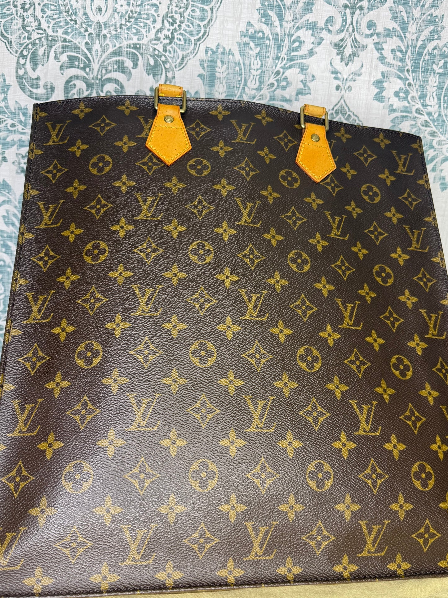 Louis Vuitton Sac Plat