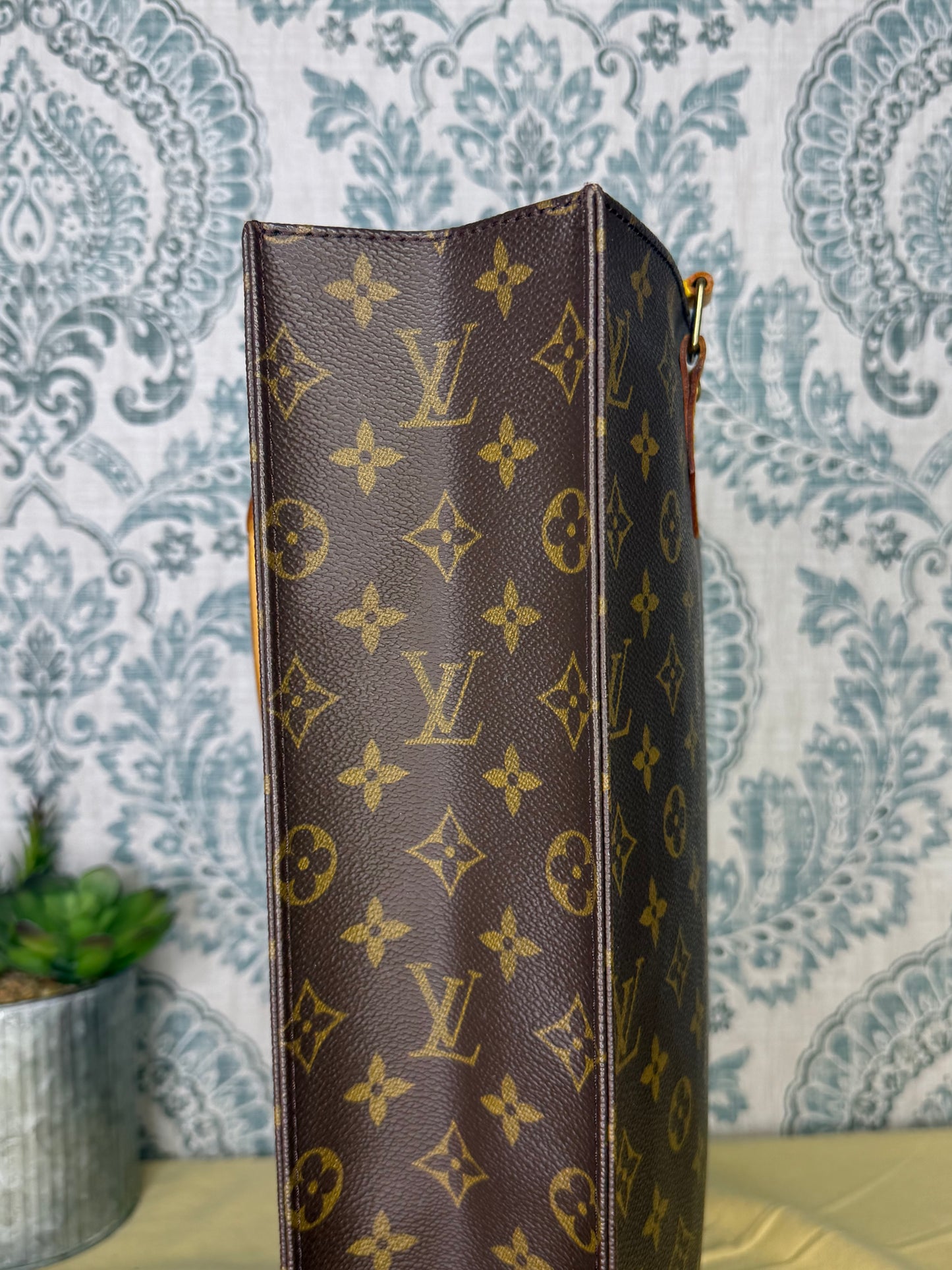Louis Vuitton Sac Plat