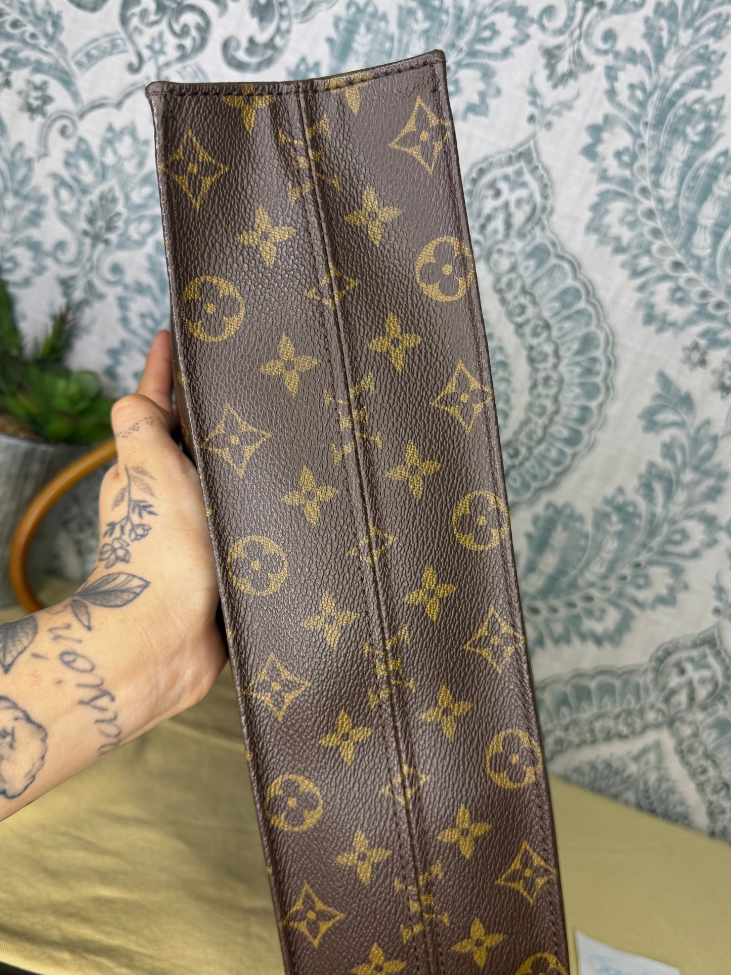 Louis Vuitton Sac Plat
