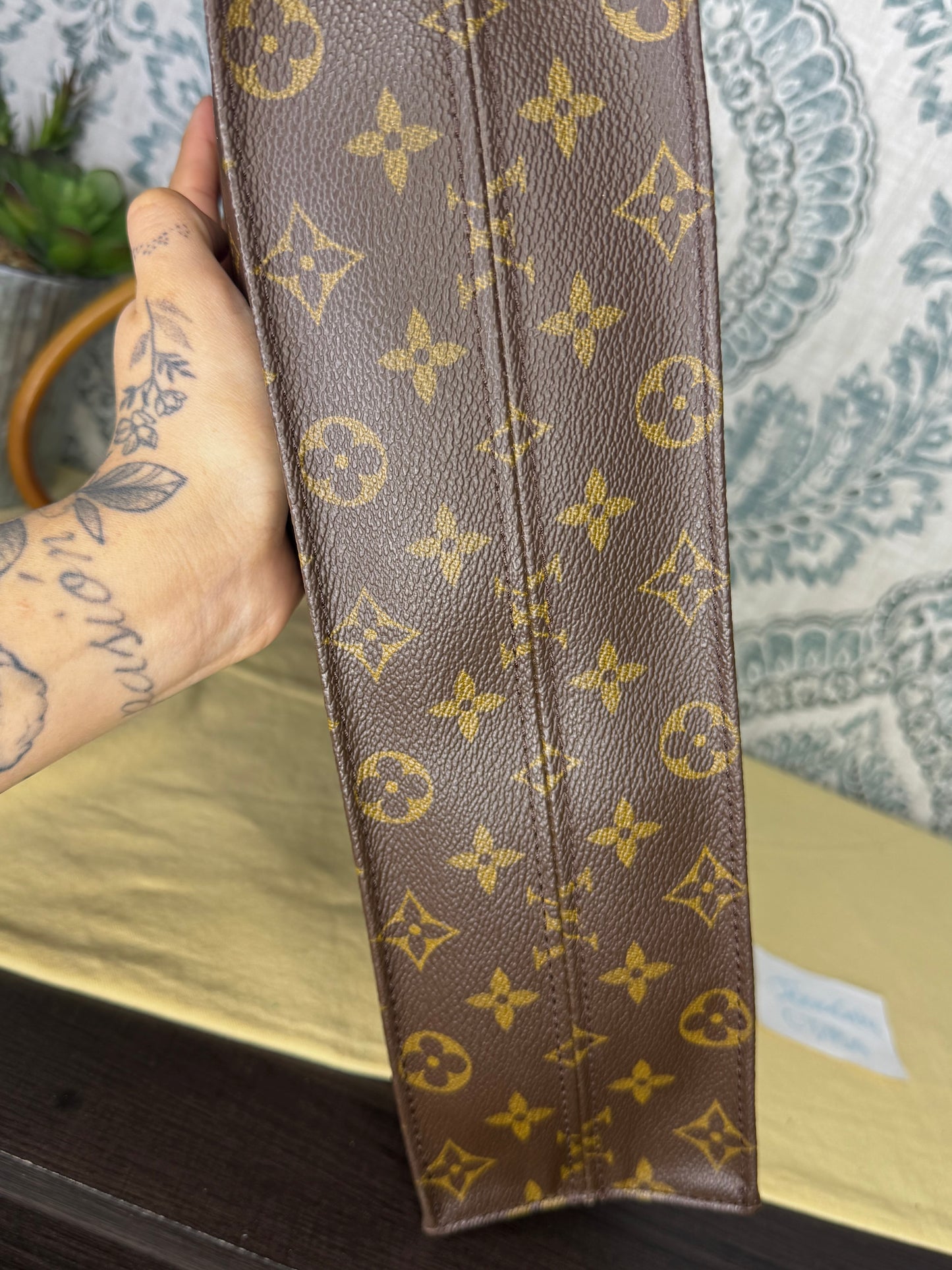 Louis Vuitton Sac Plat