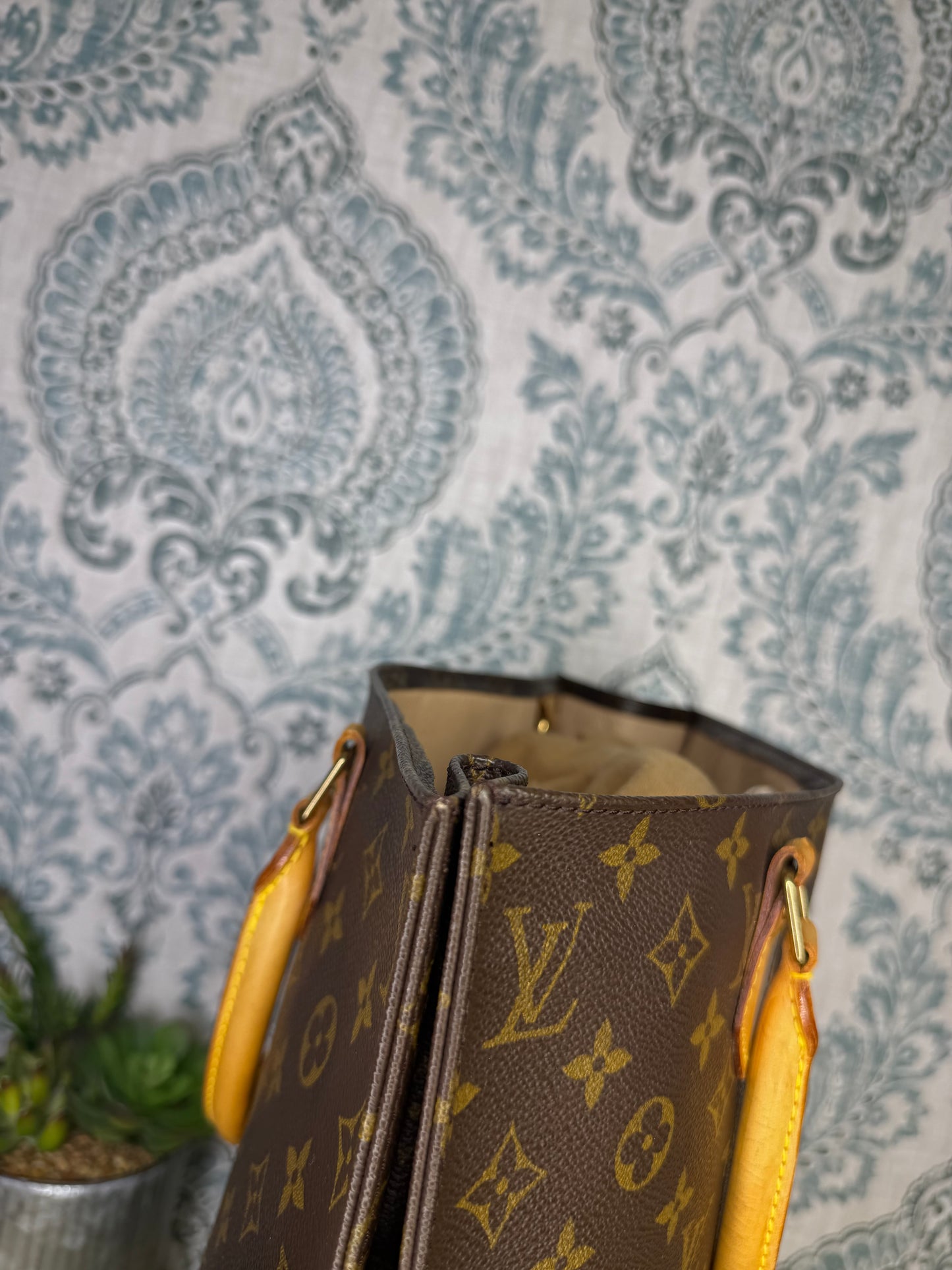 Louis Vuitton Sac Plat