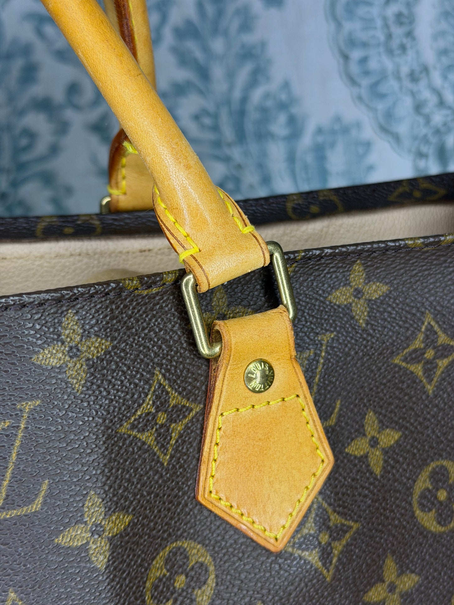 Louis Vuitton Sac Plat