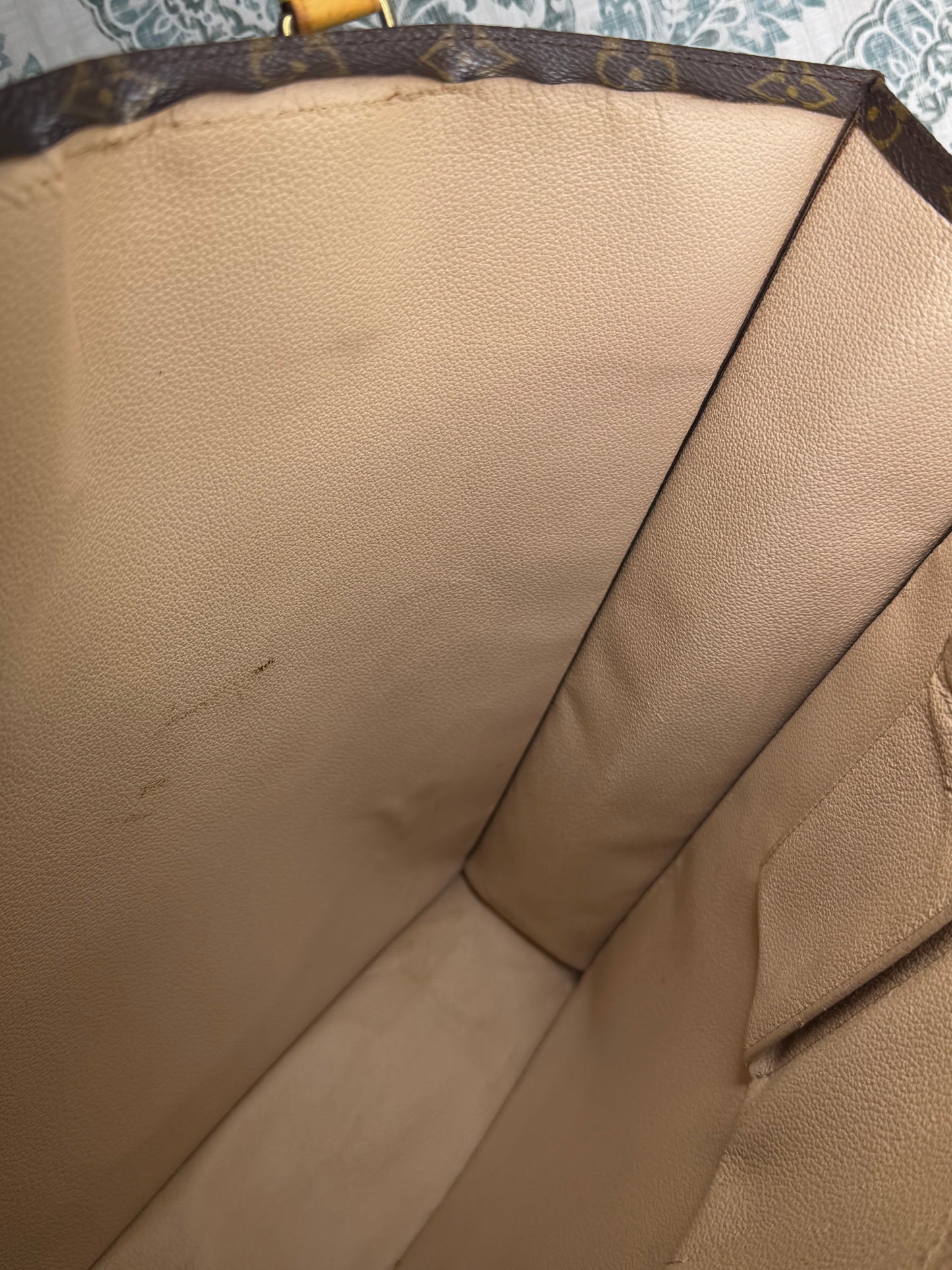 Louis Vuitton Sac Plat