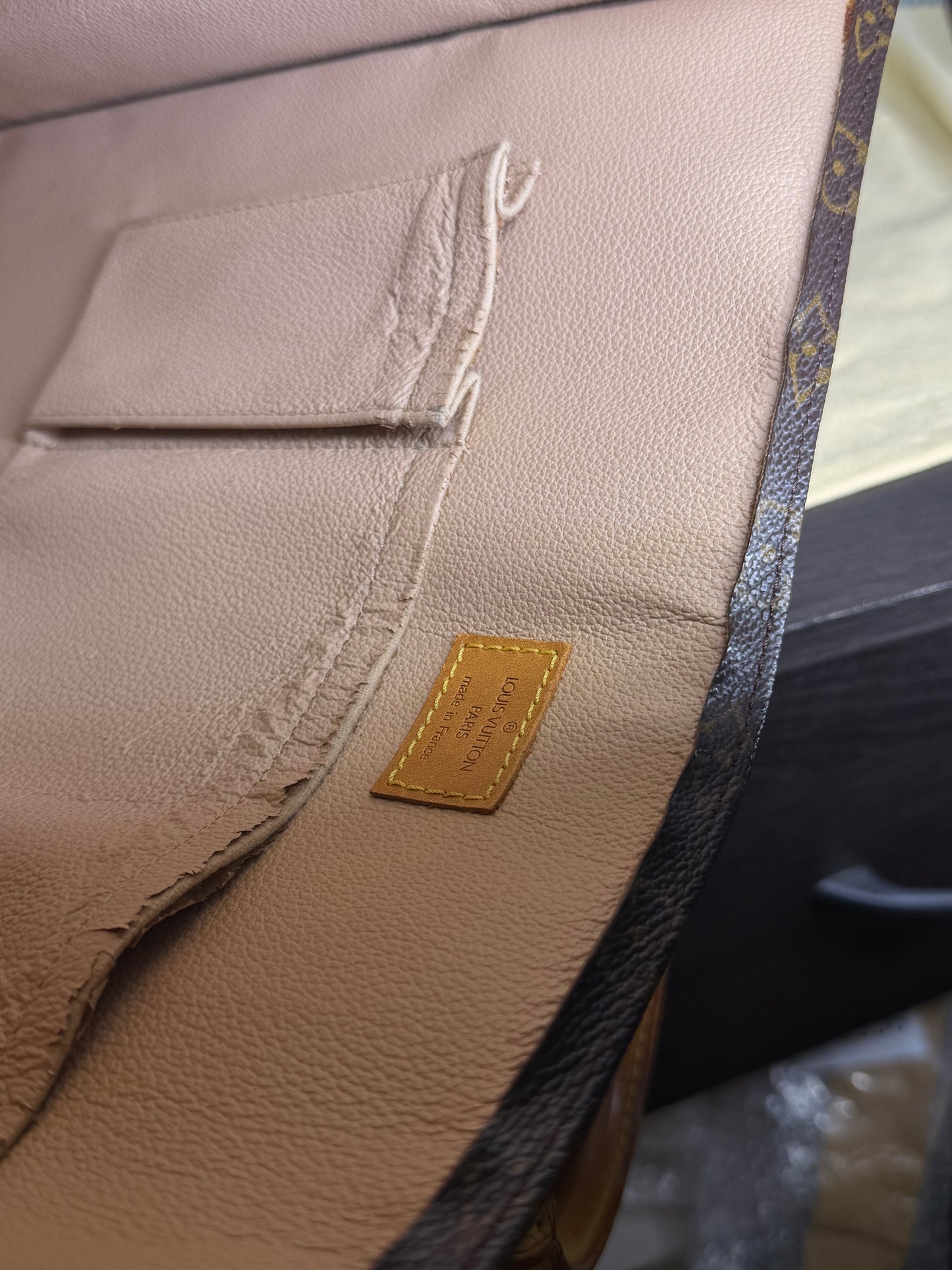 Louis Vuitton Sac Plat