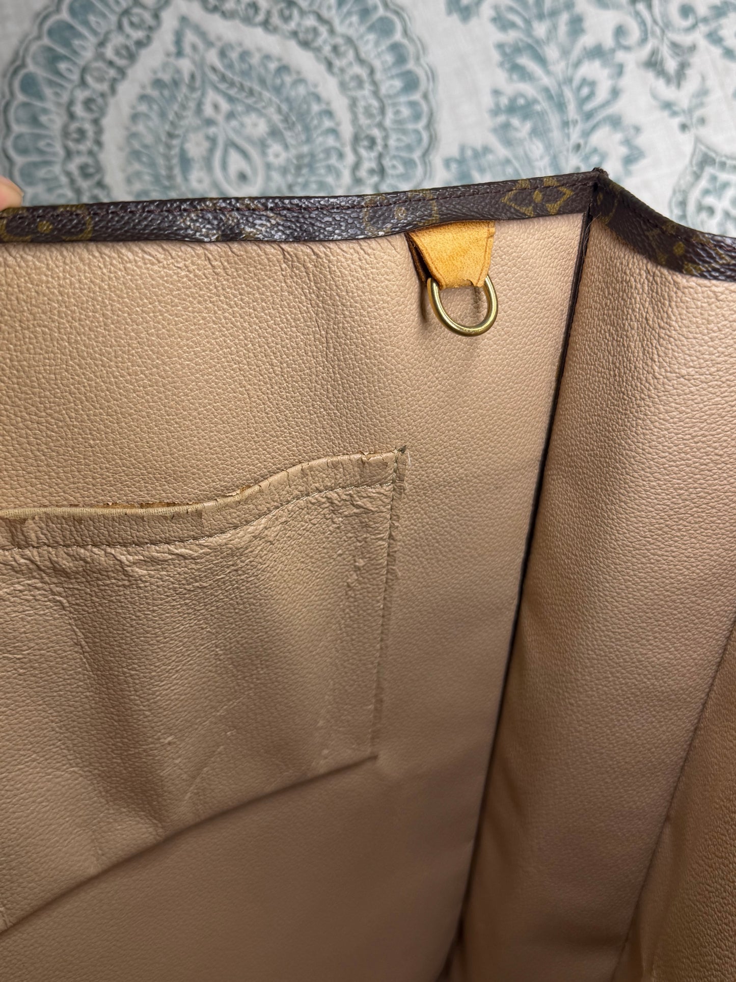 Louis Vuitton Sac Plat