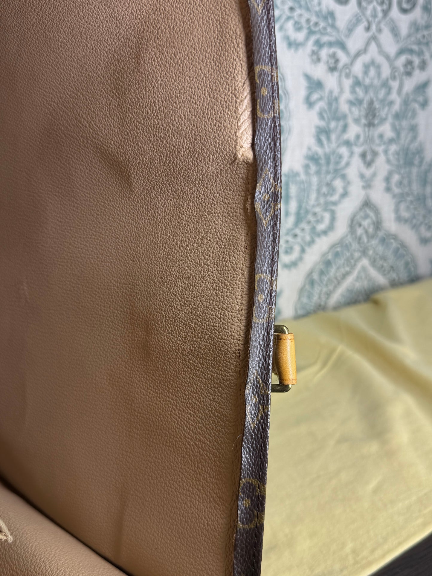 Louis Vuitton Sac Plat