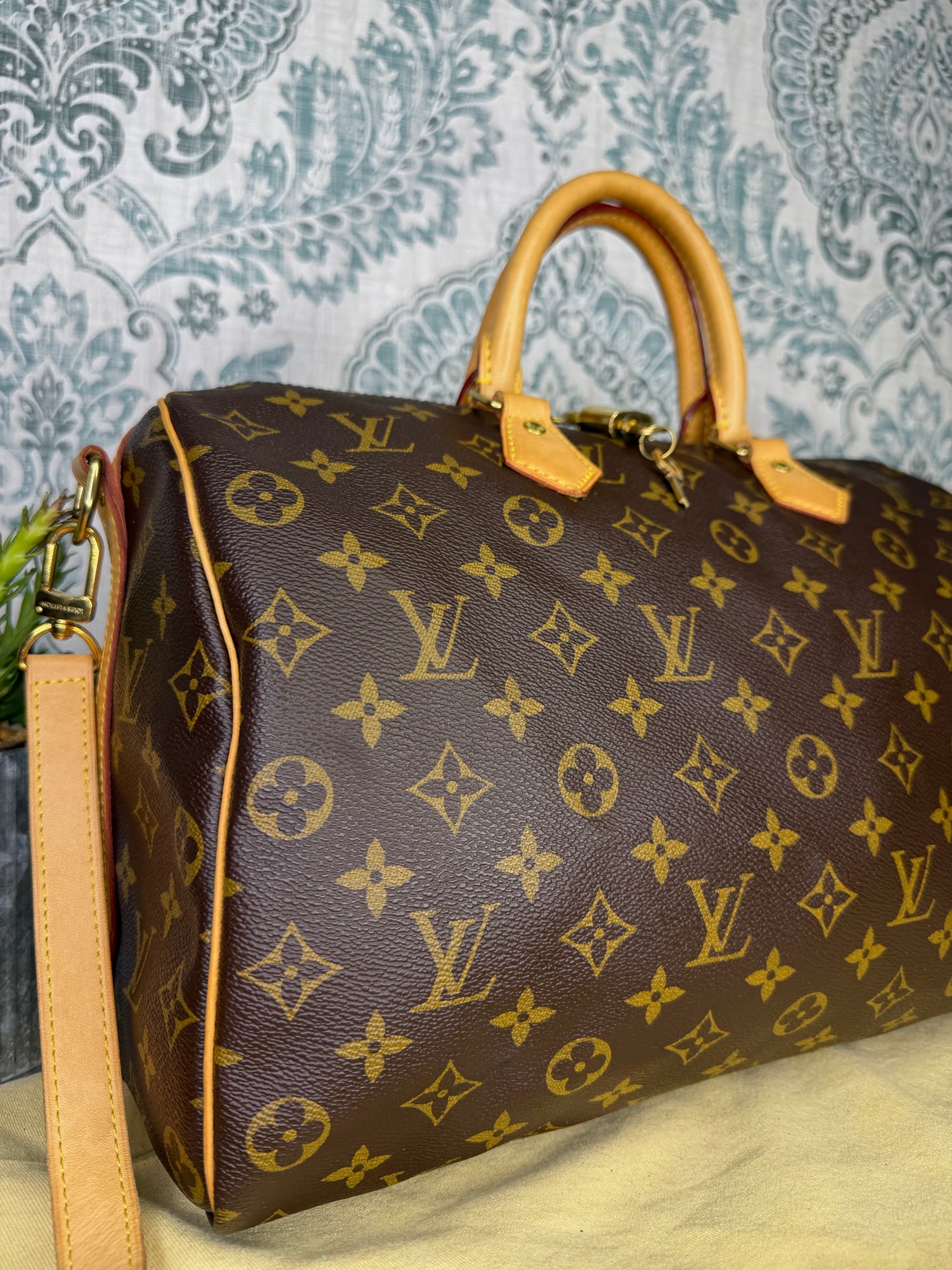 Louis Vuitton Monogram Speedy 35 Bandouliere