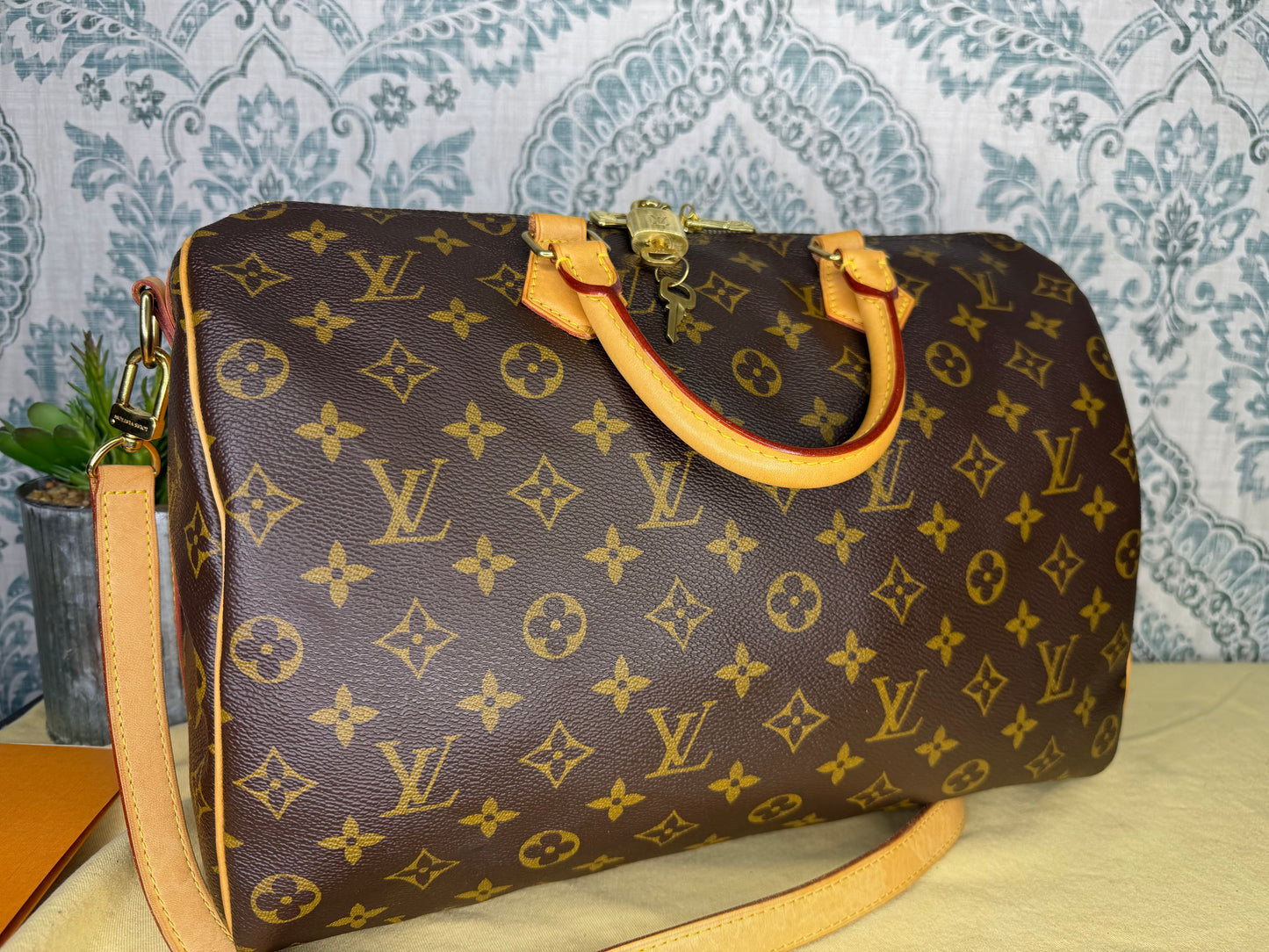 Louis Vuitton Monogram Speedy 35 Bandouliere