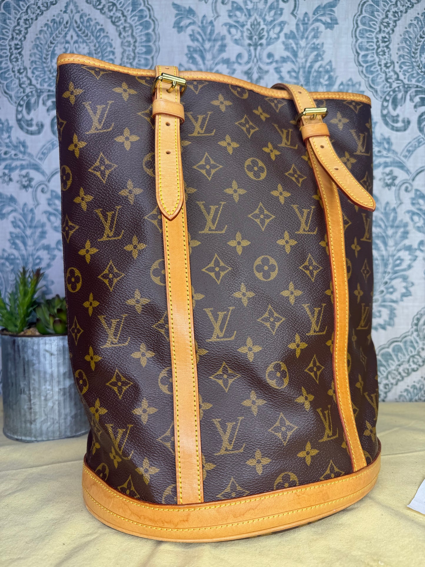 Louis Vuitton Bucket GM #1