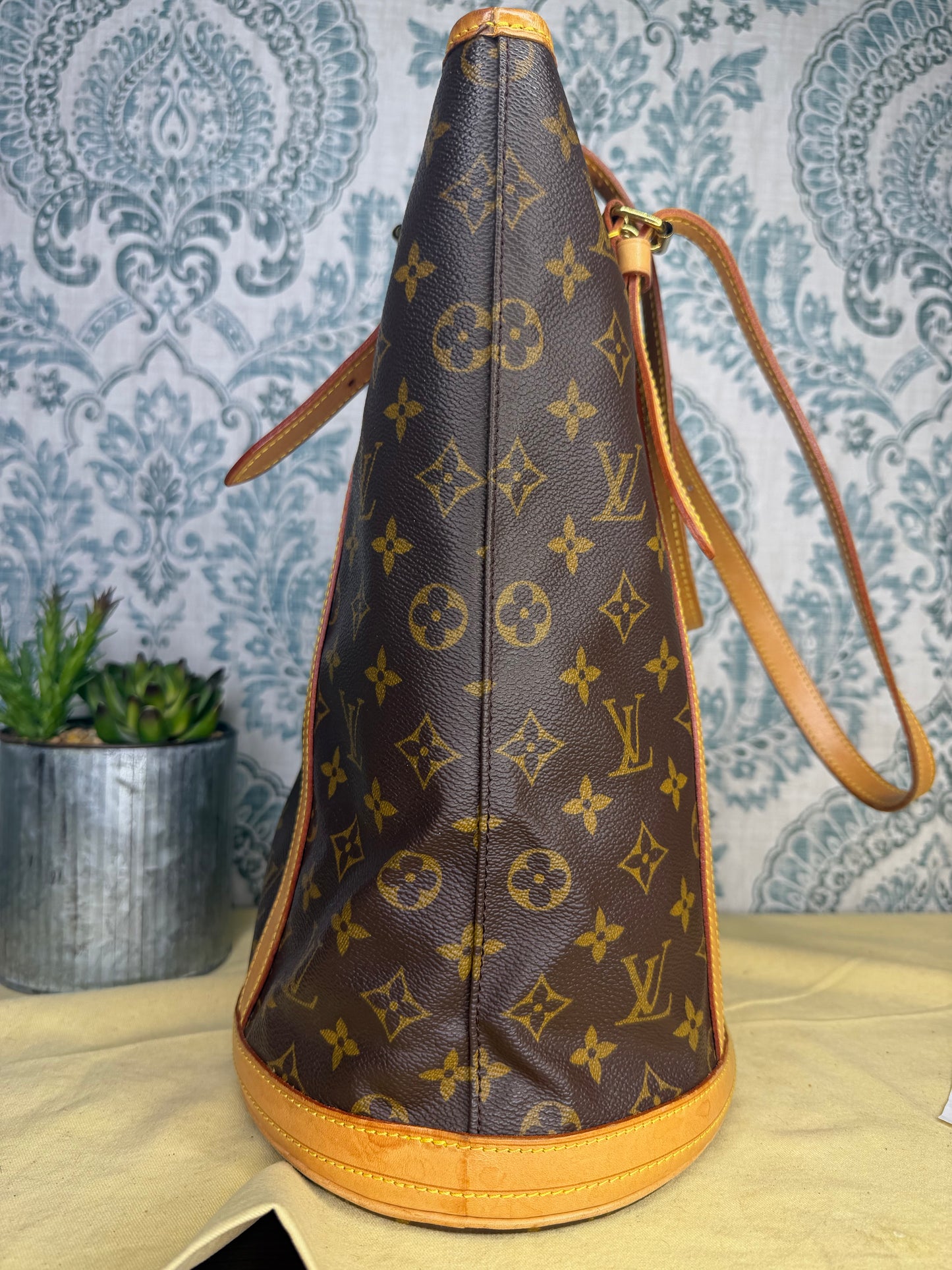 Louis Vuitton Bucket GM #1